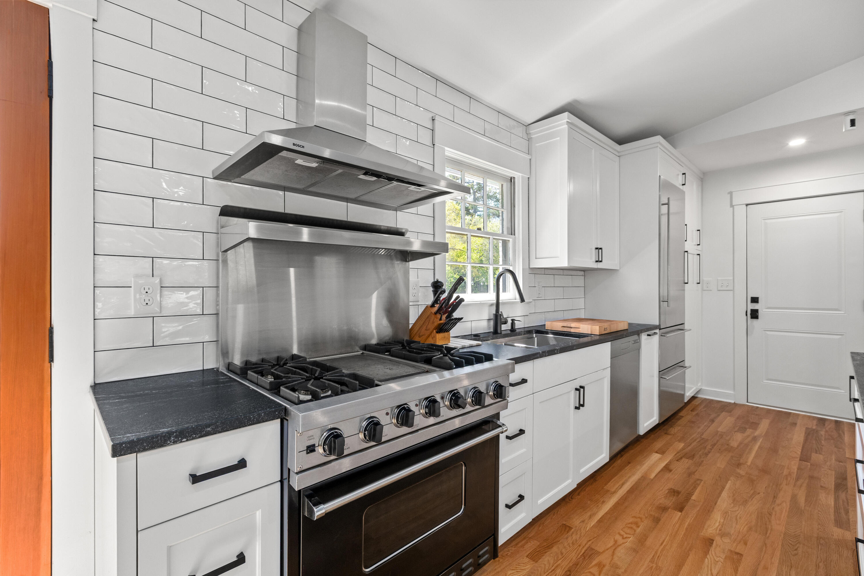 1089 Harbor View Road