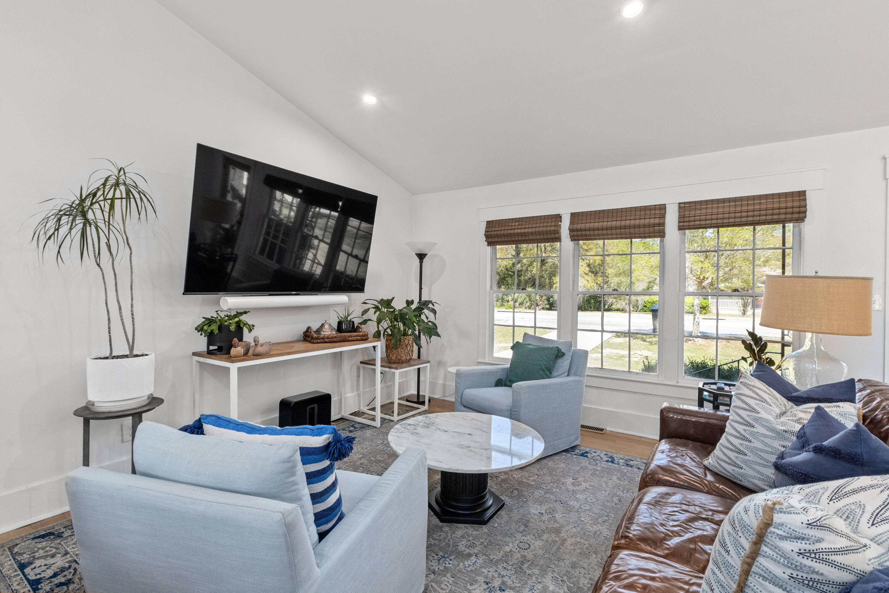 1089 Harbor View Road