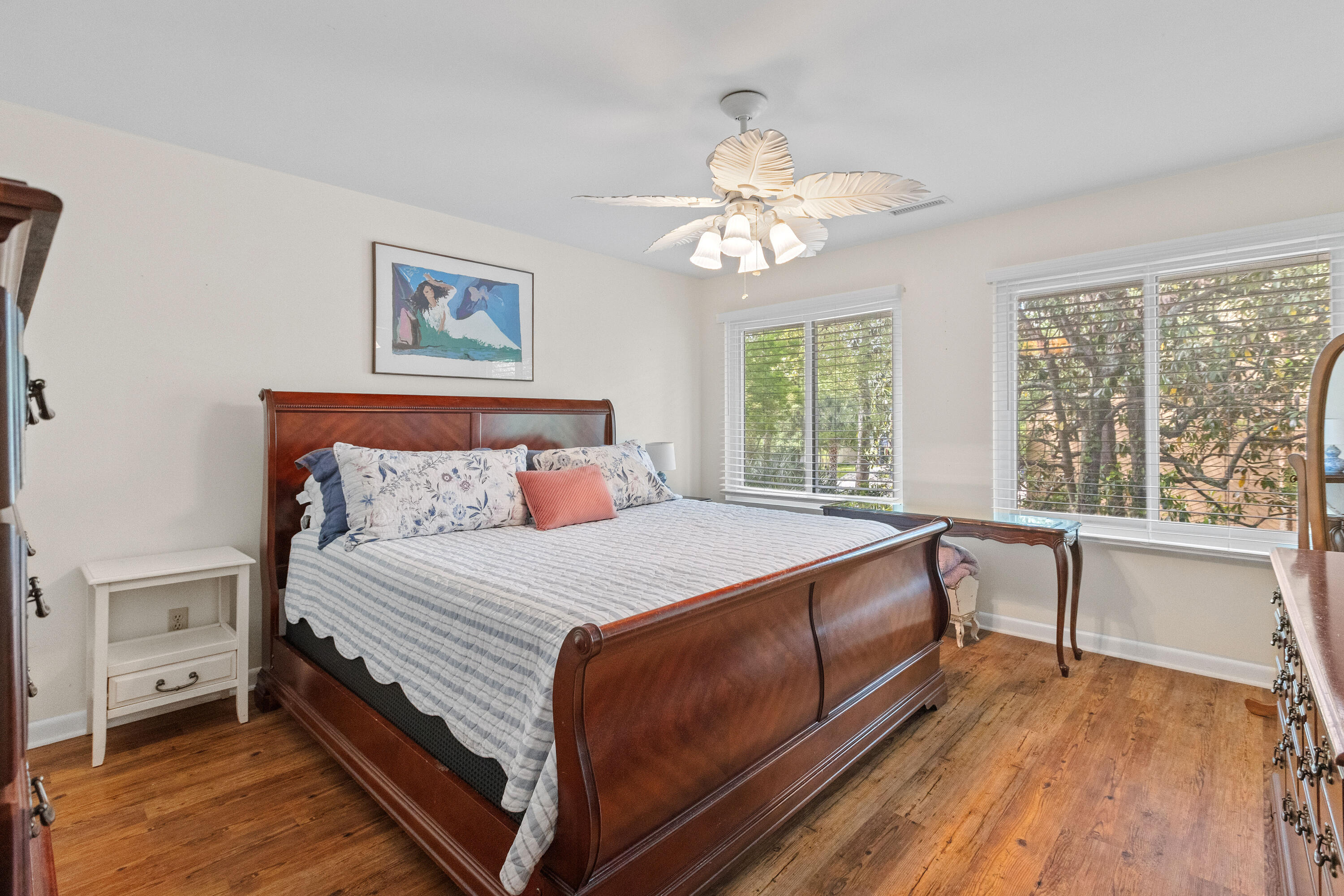 3 Stallion Court