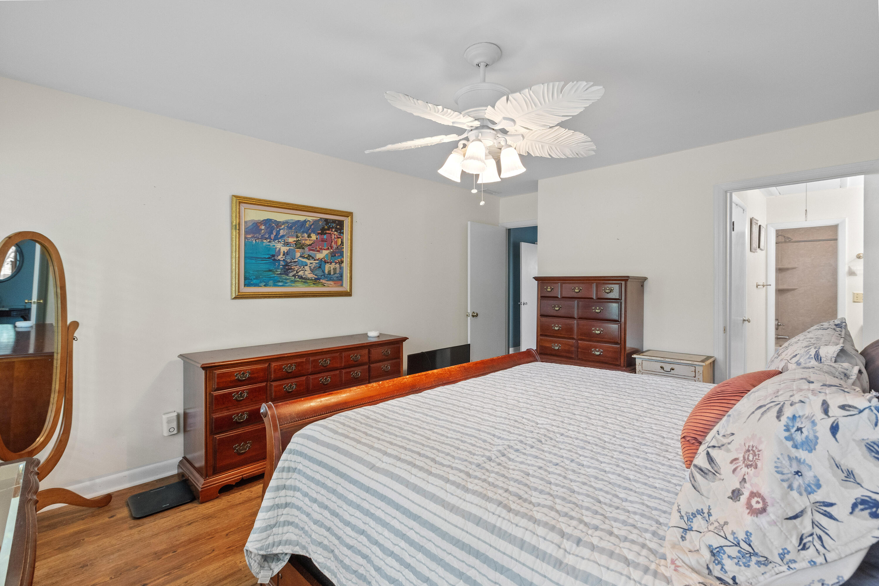 3 Stallion Court