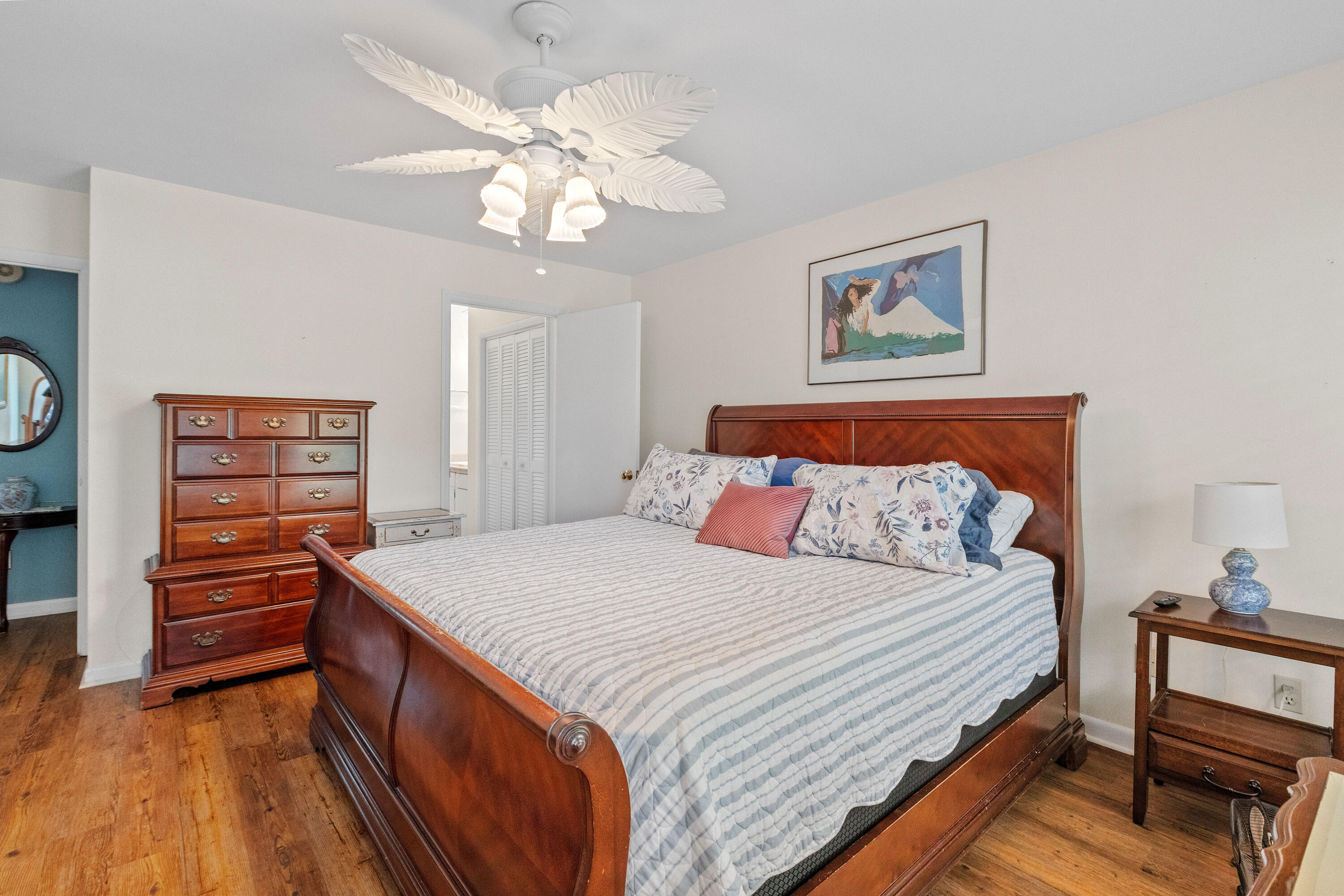 3 Stallion Court