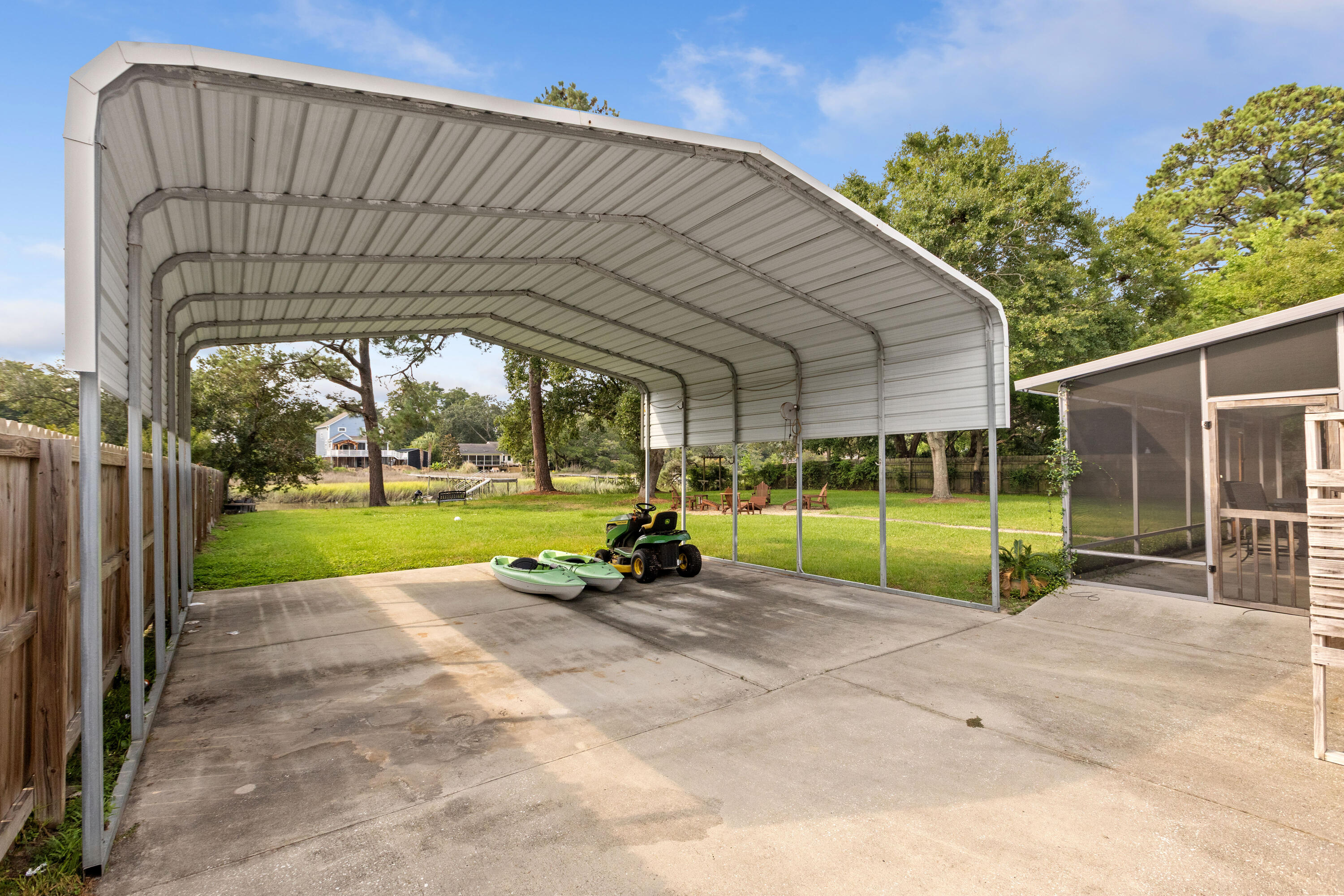 764 Creekside Drive