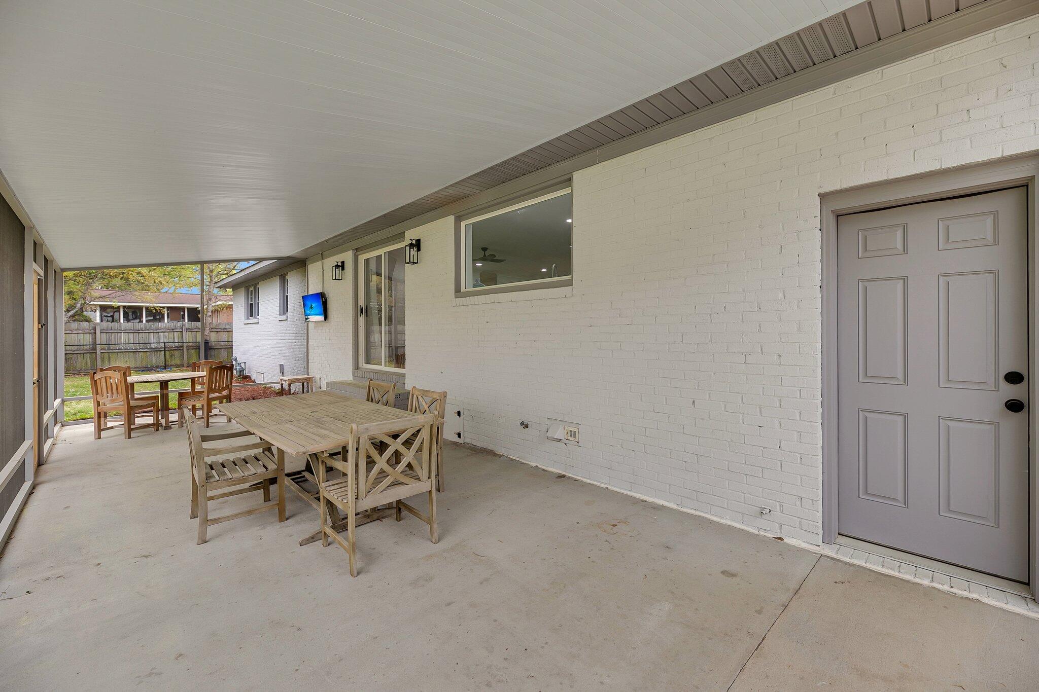 764 Creekside Drive