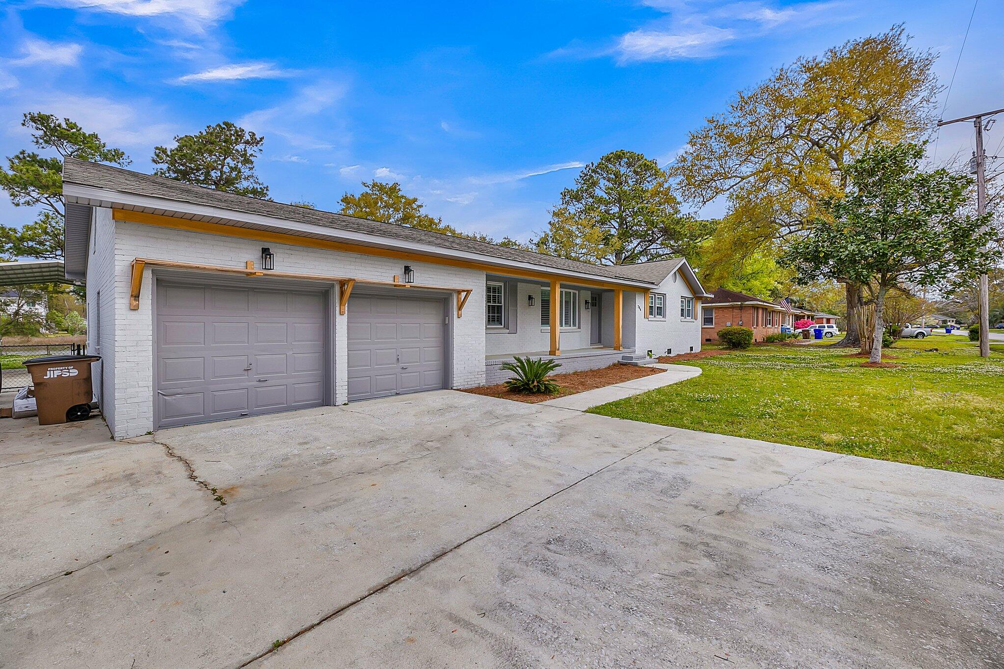 764 Creekside Drive