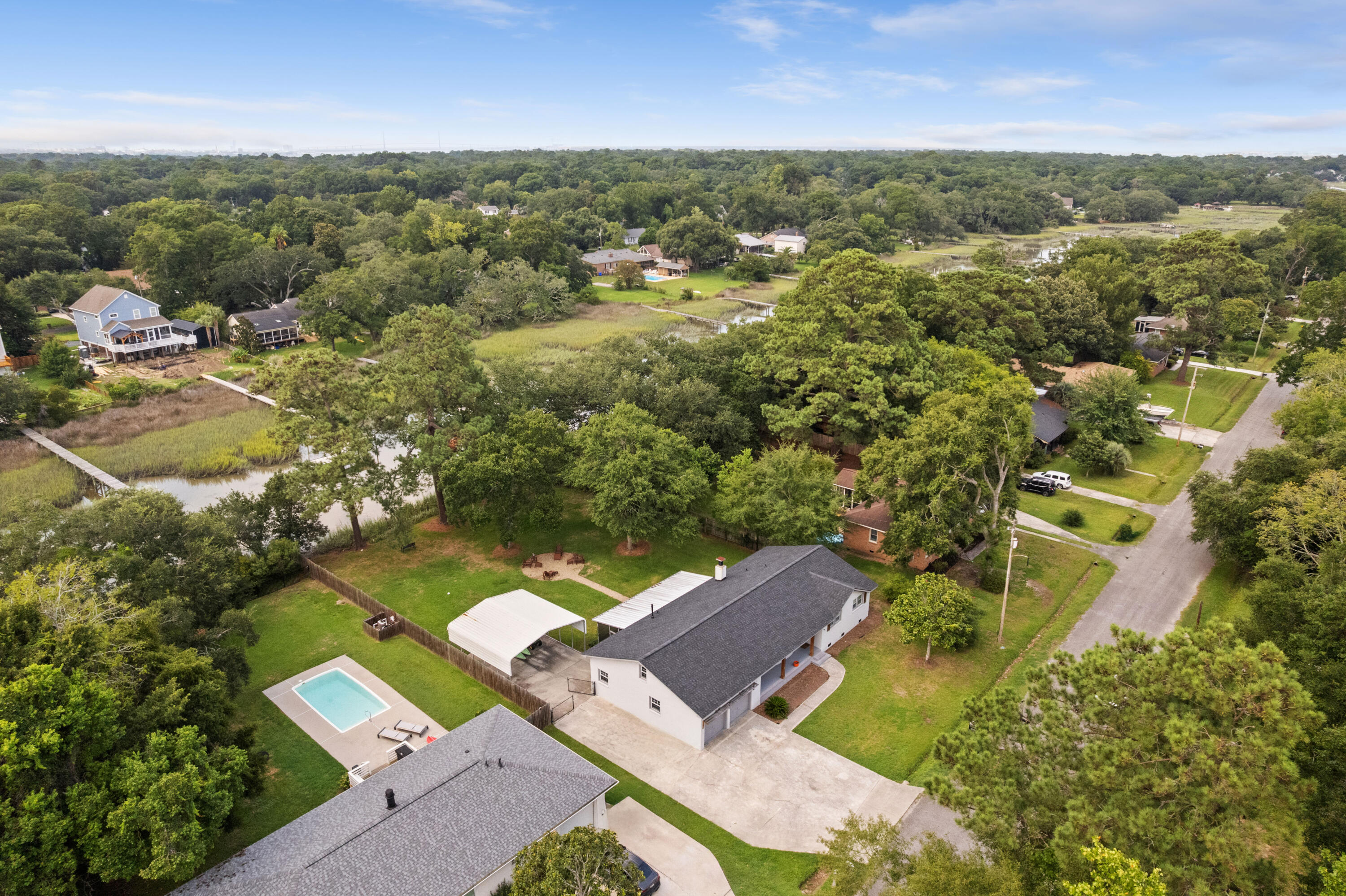 764 Creekside Drive