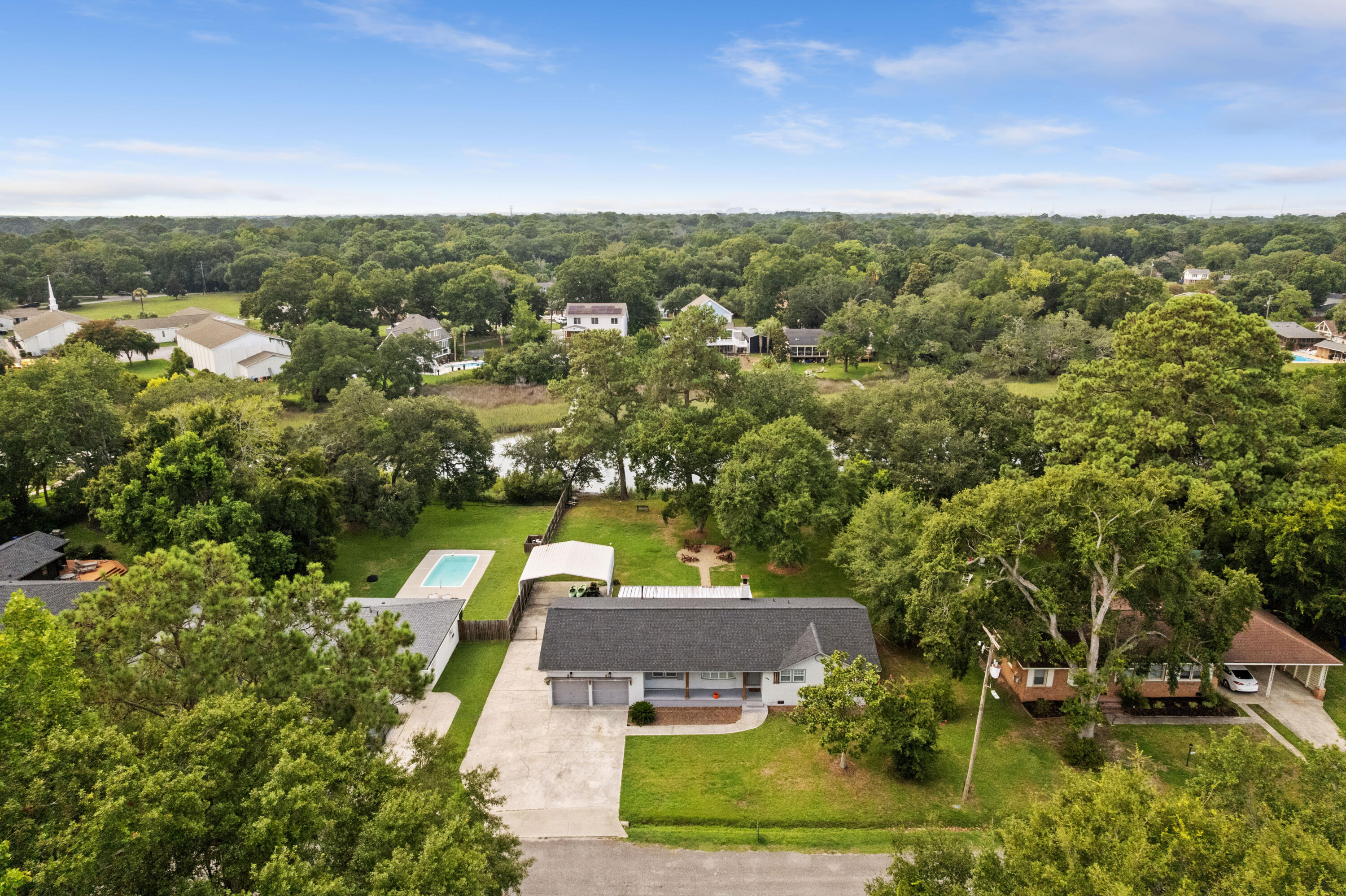 764 Creekside Drive