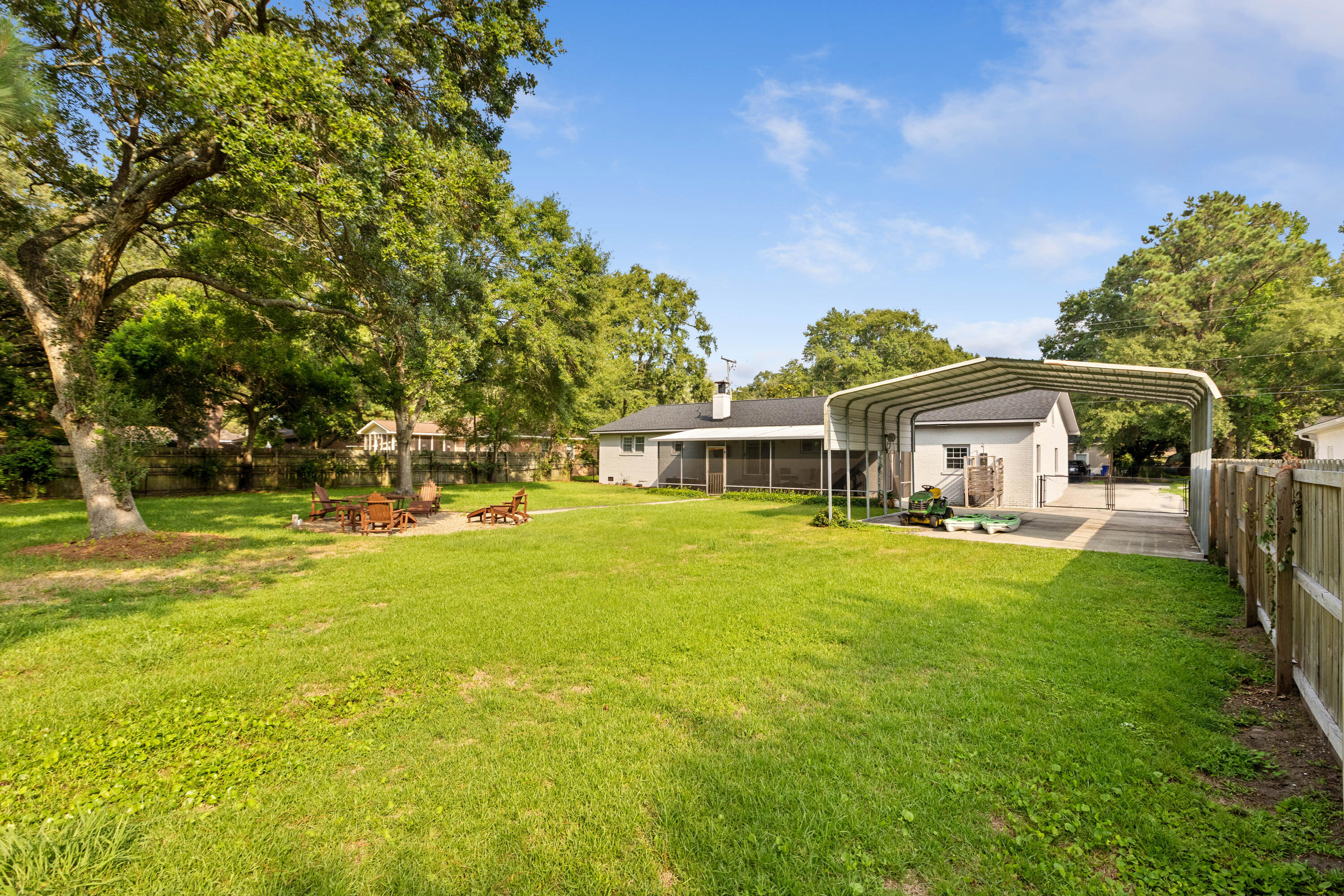 764 Creekside Drive