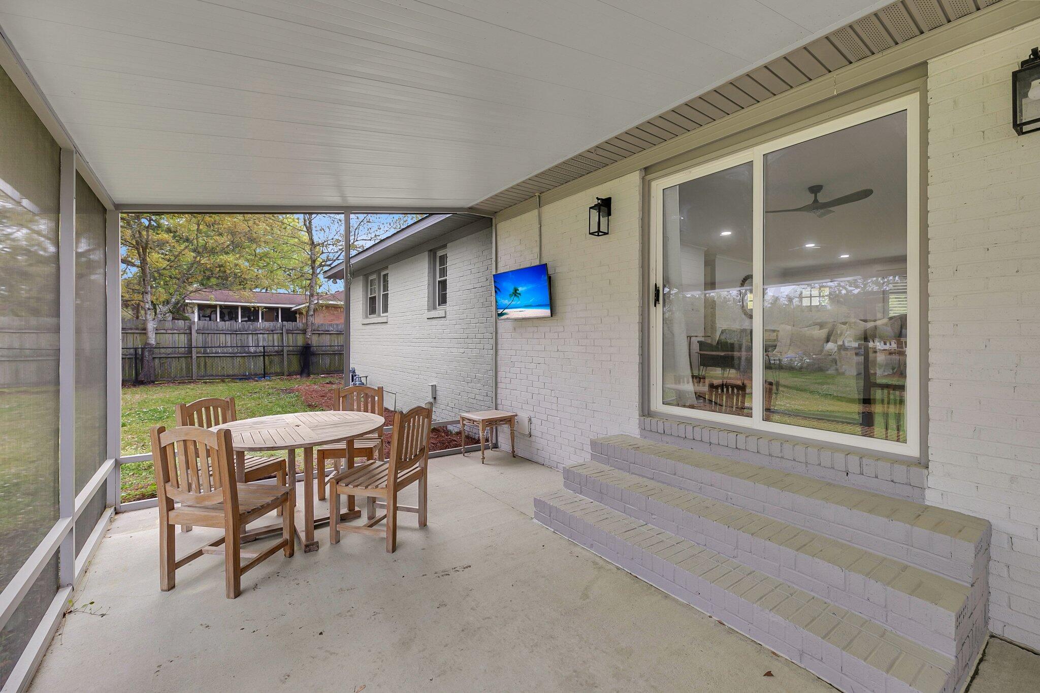 764 Creekside Drive