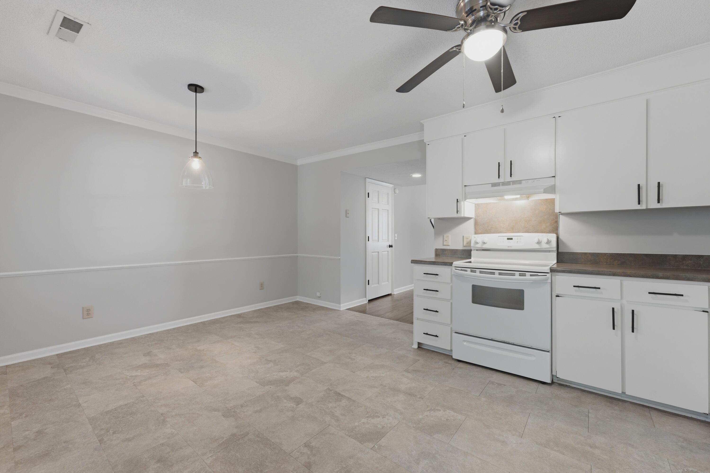 1530 Village Square # 2 Unit: #2