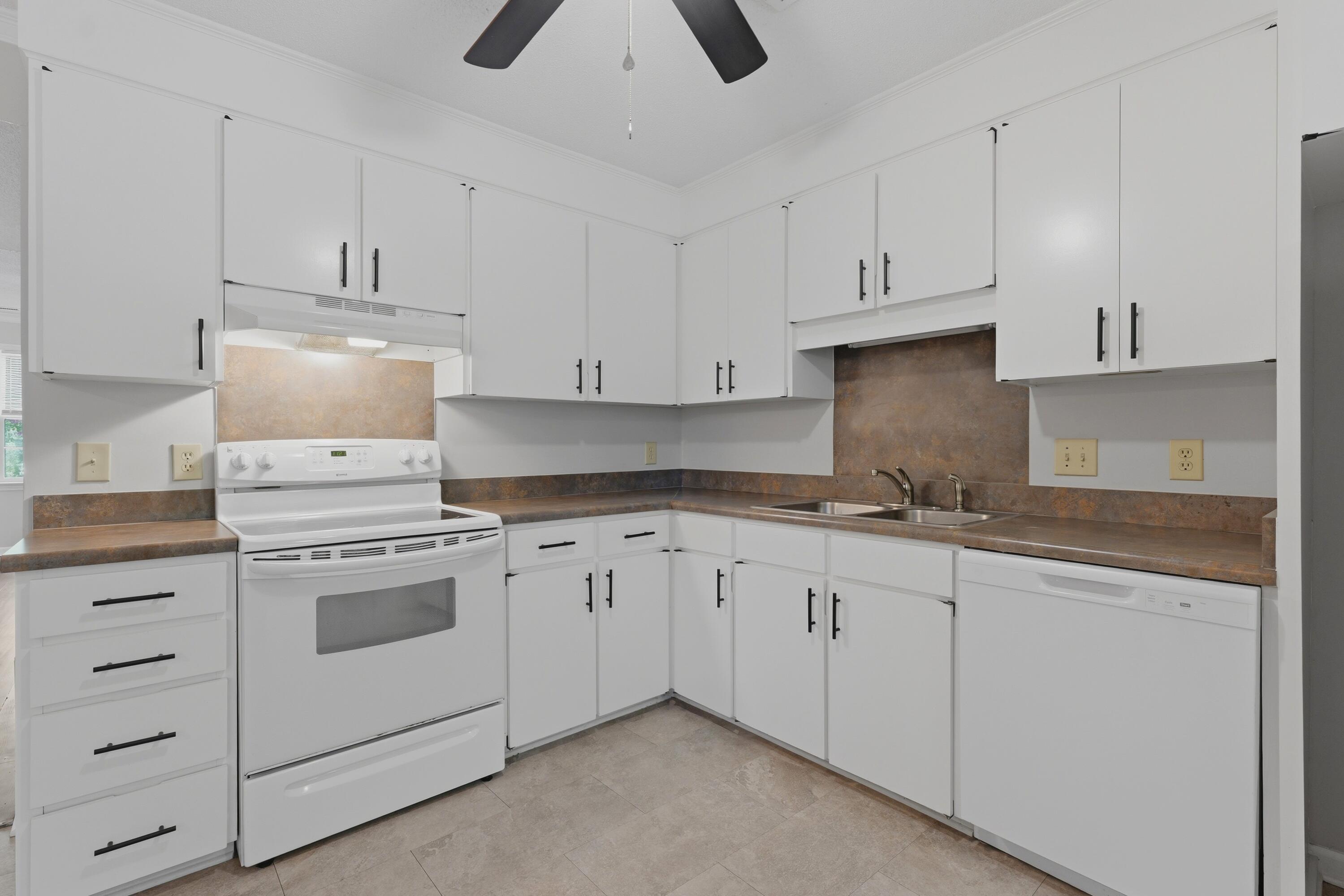 1530 Village Square # 2 Unit: #2