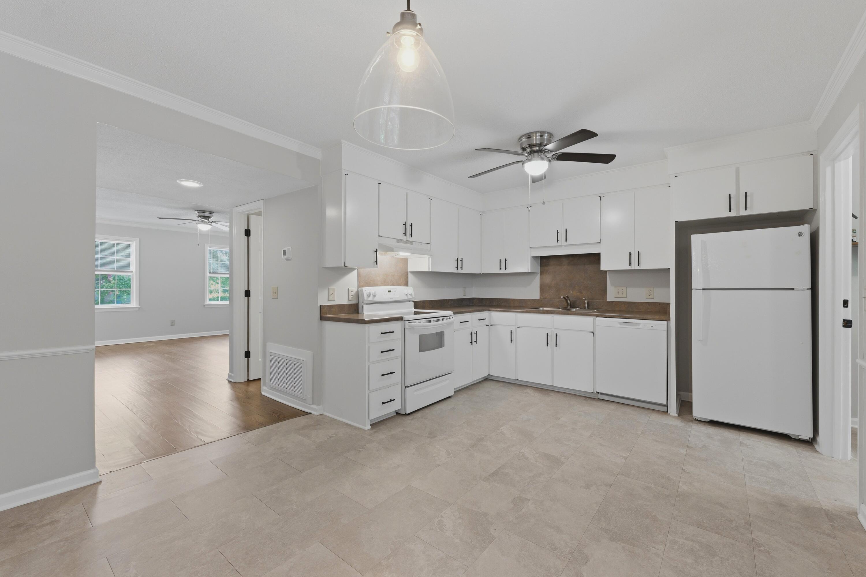 1530 Village Square # 2 Unit: #2