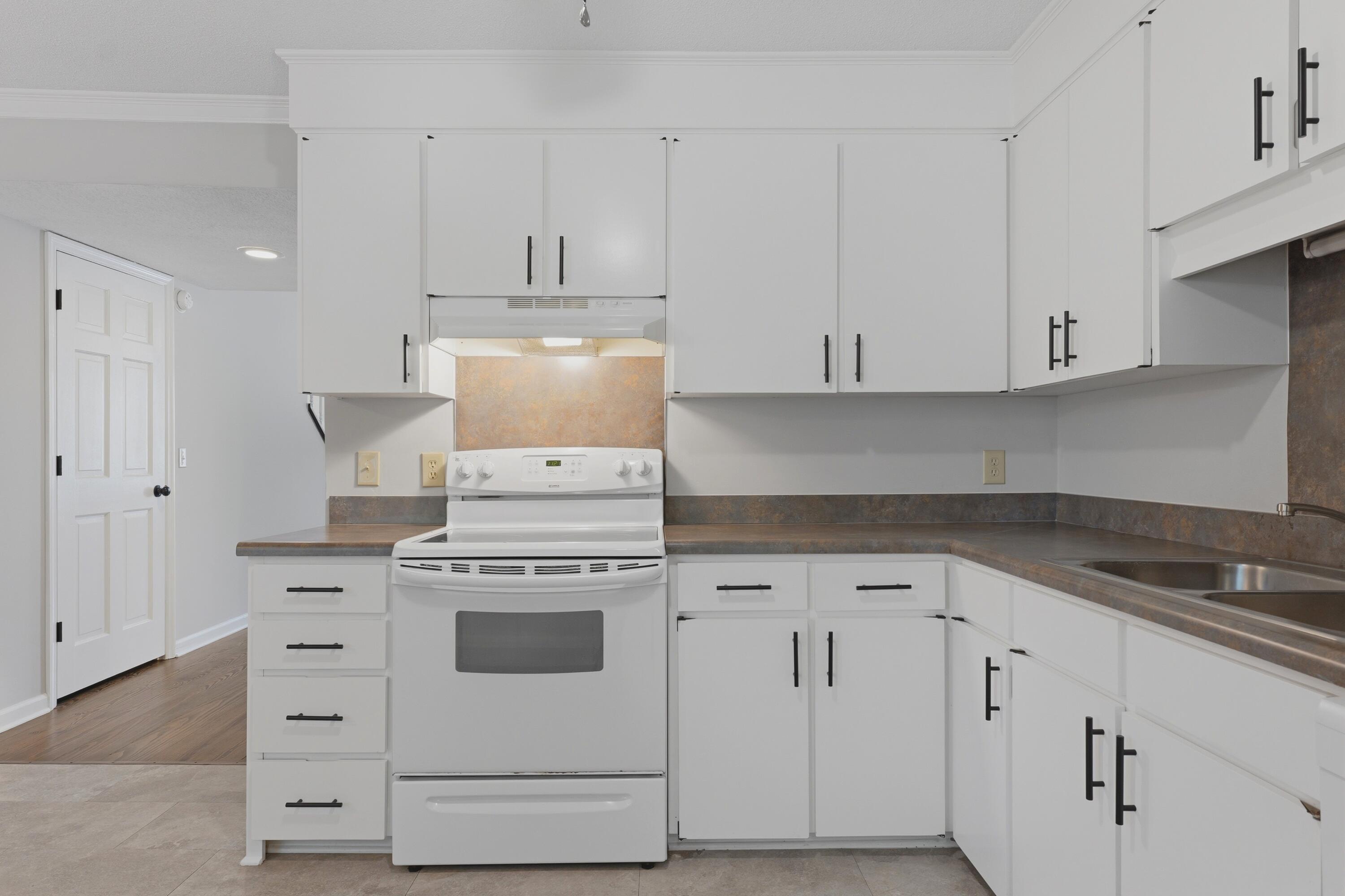 1530 Village Square # 2 Unit: #2
