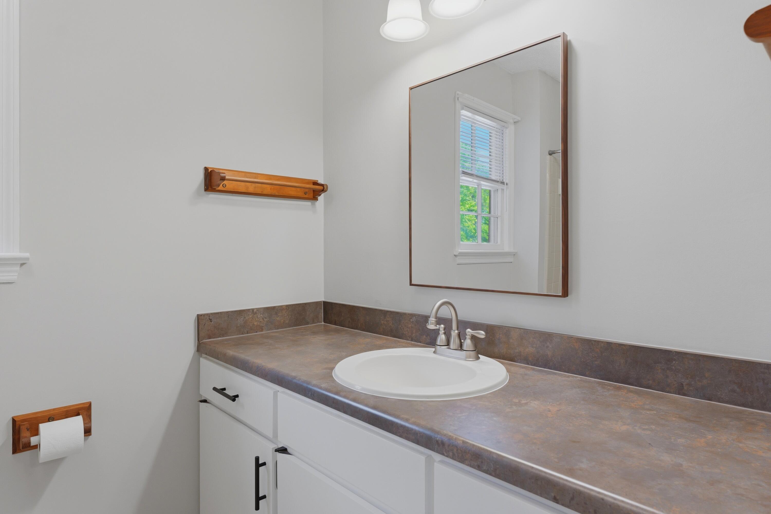 1530 Village Square # 2 Unit: #2