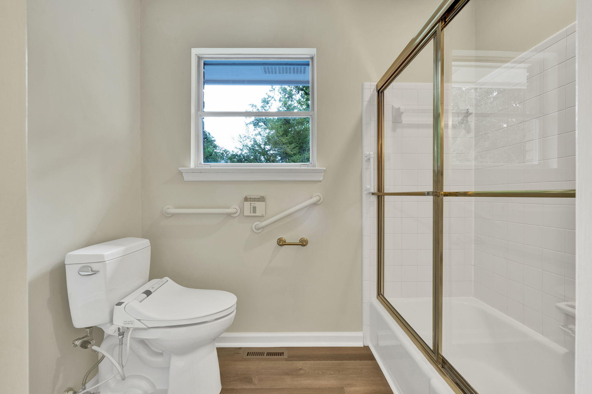 7104 Moreview Road