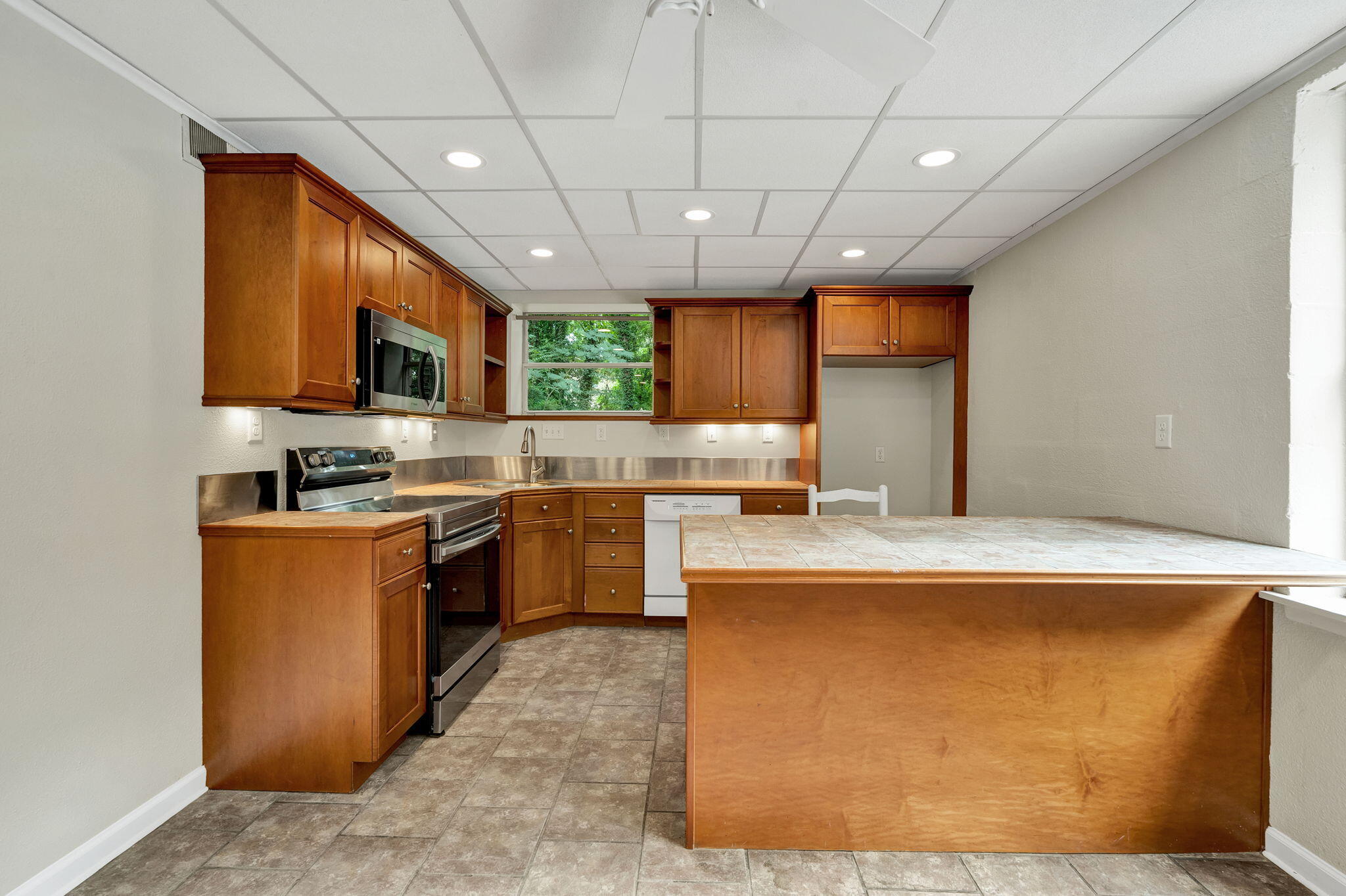 7104 Moreview Road