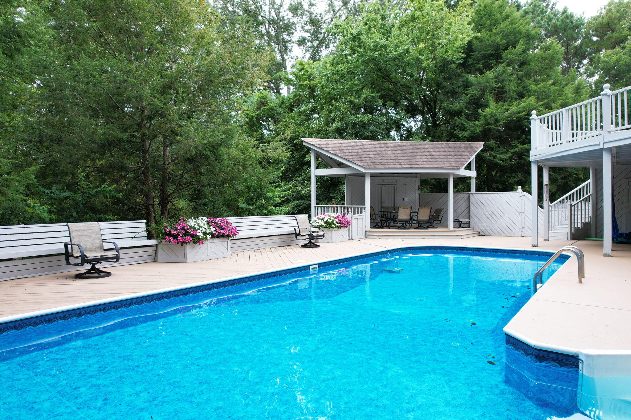 7104 Moreview Road