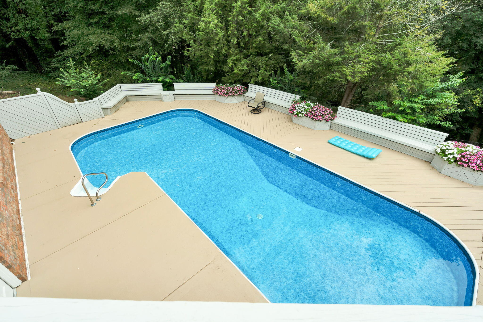 7104 Moreview Road