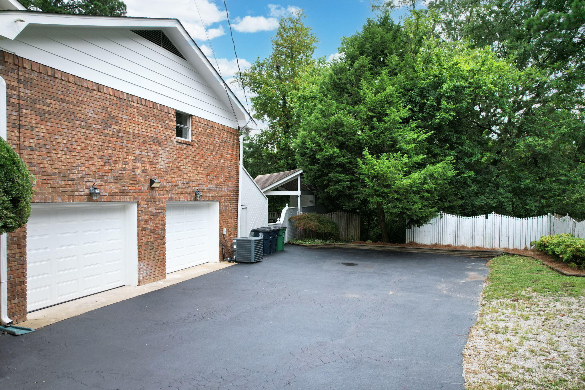 7104 Moreview Road