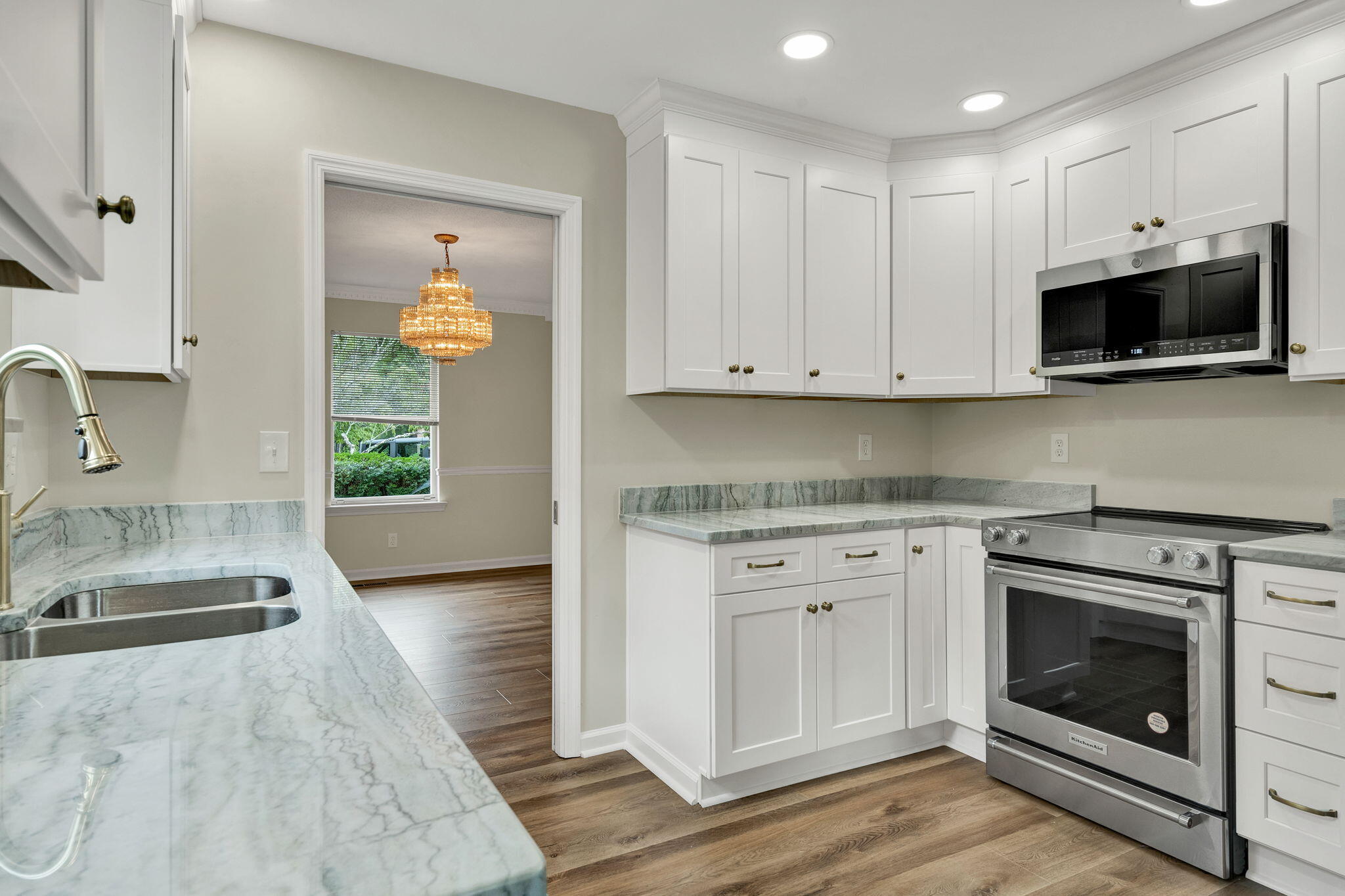7104 Moreview Road