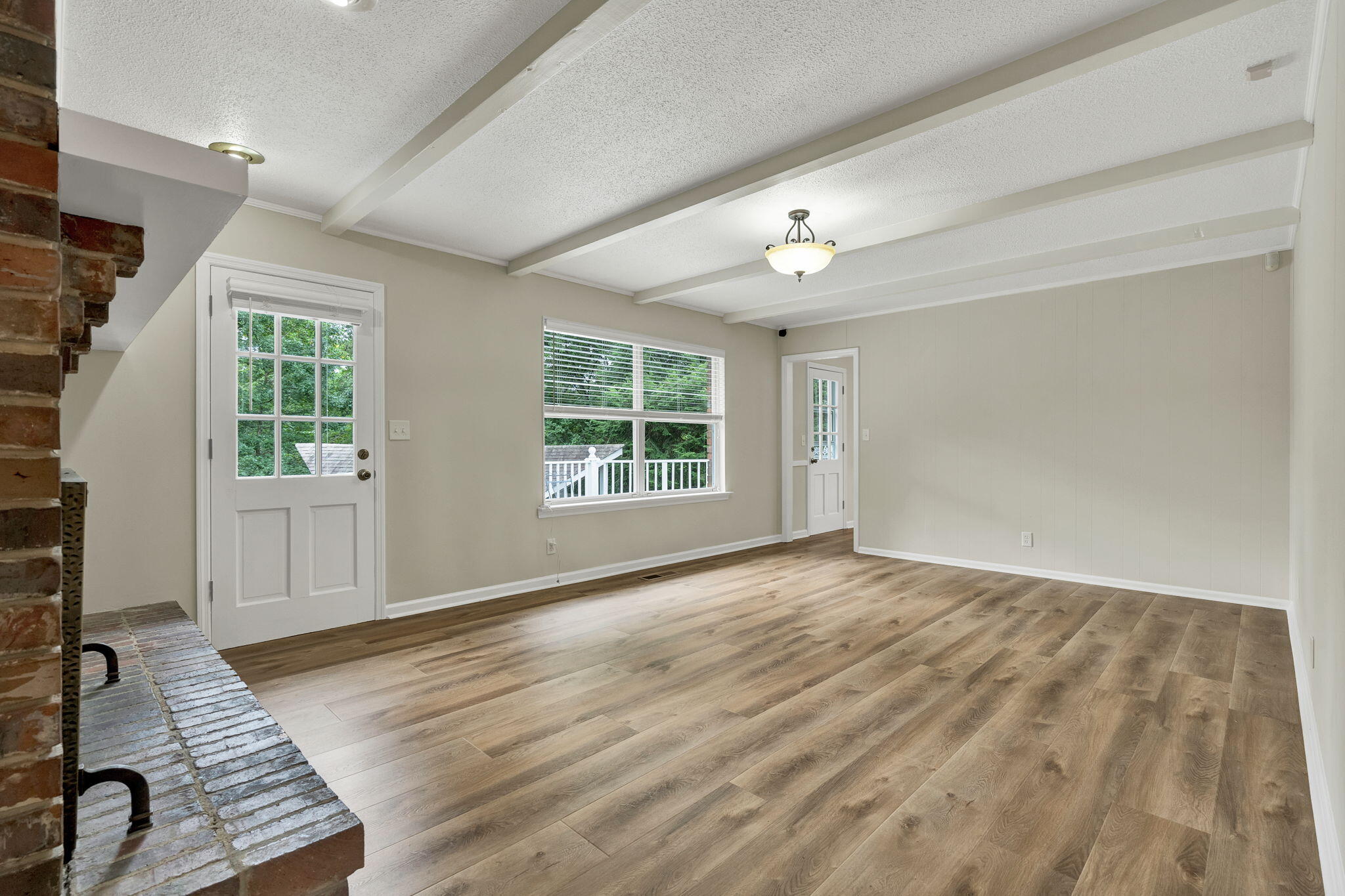 7104 Moreview Road