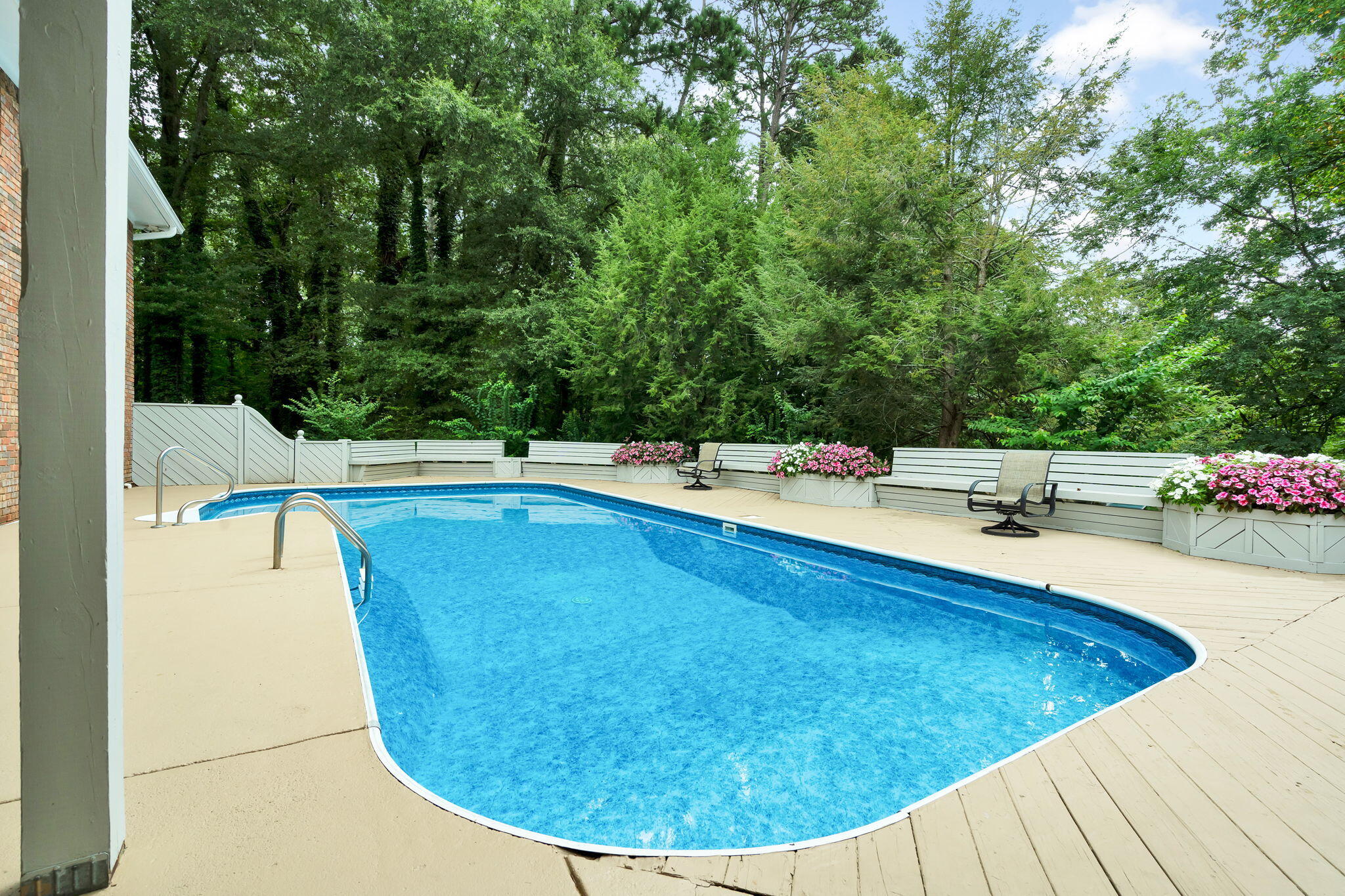7104 Moreview Road