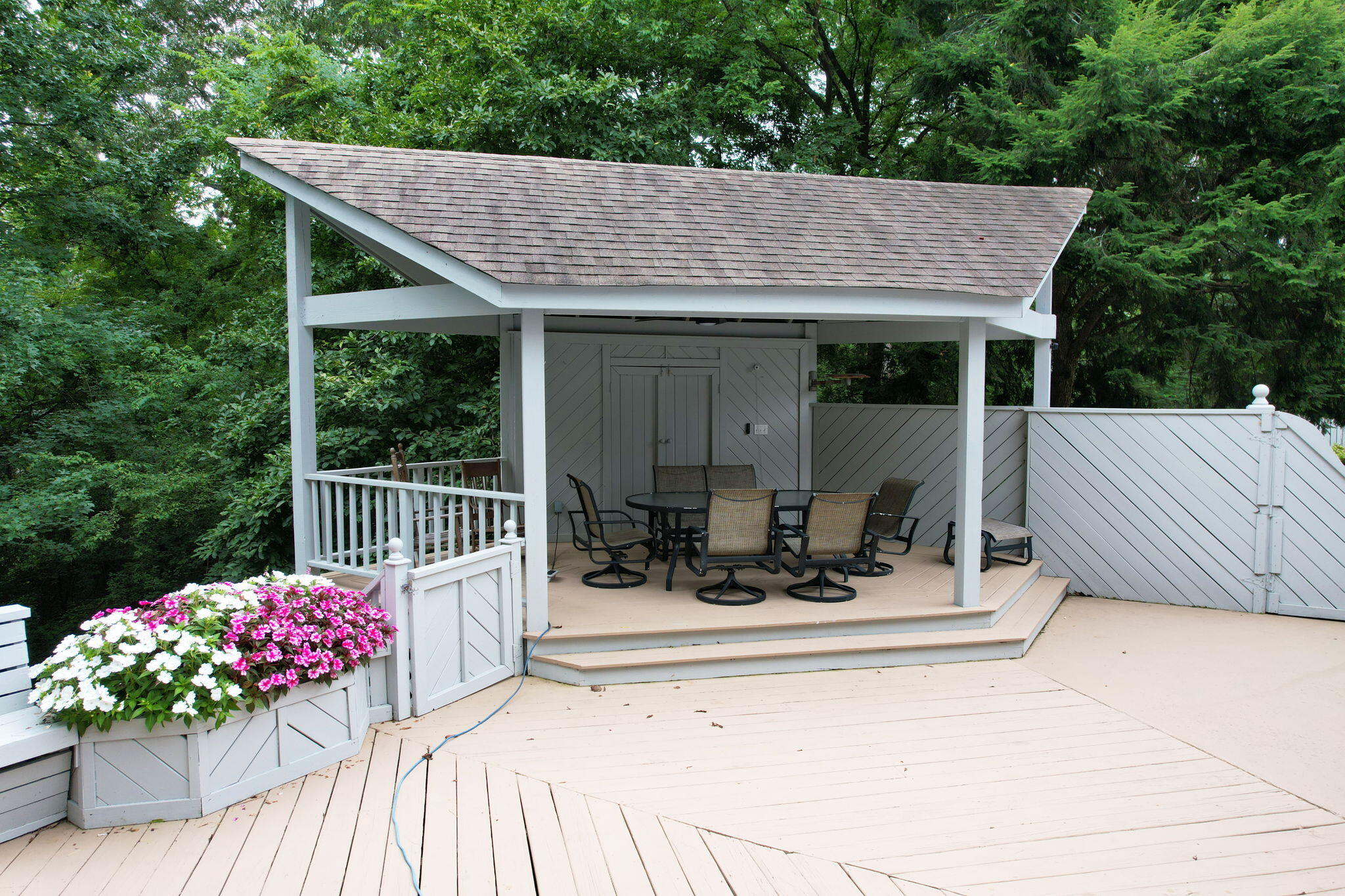 7104 Moreview Road