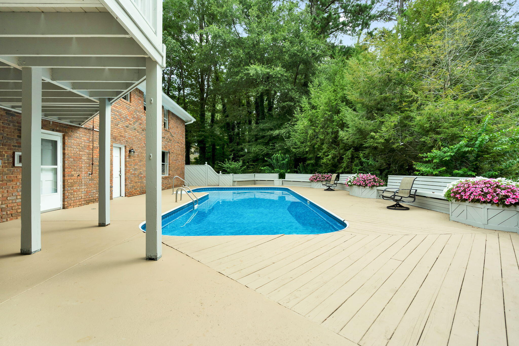 7104 Moreview Road