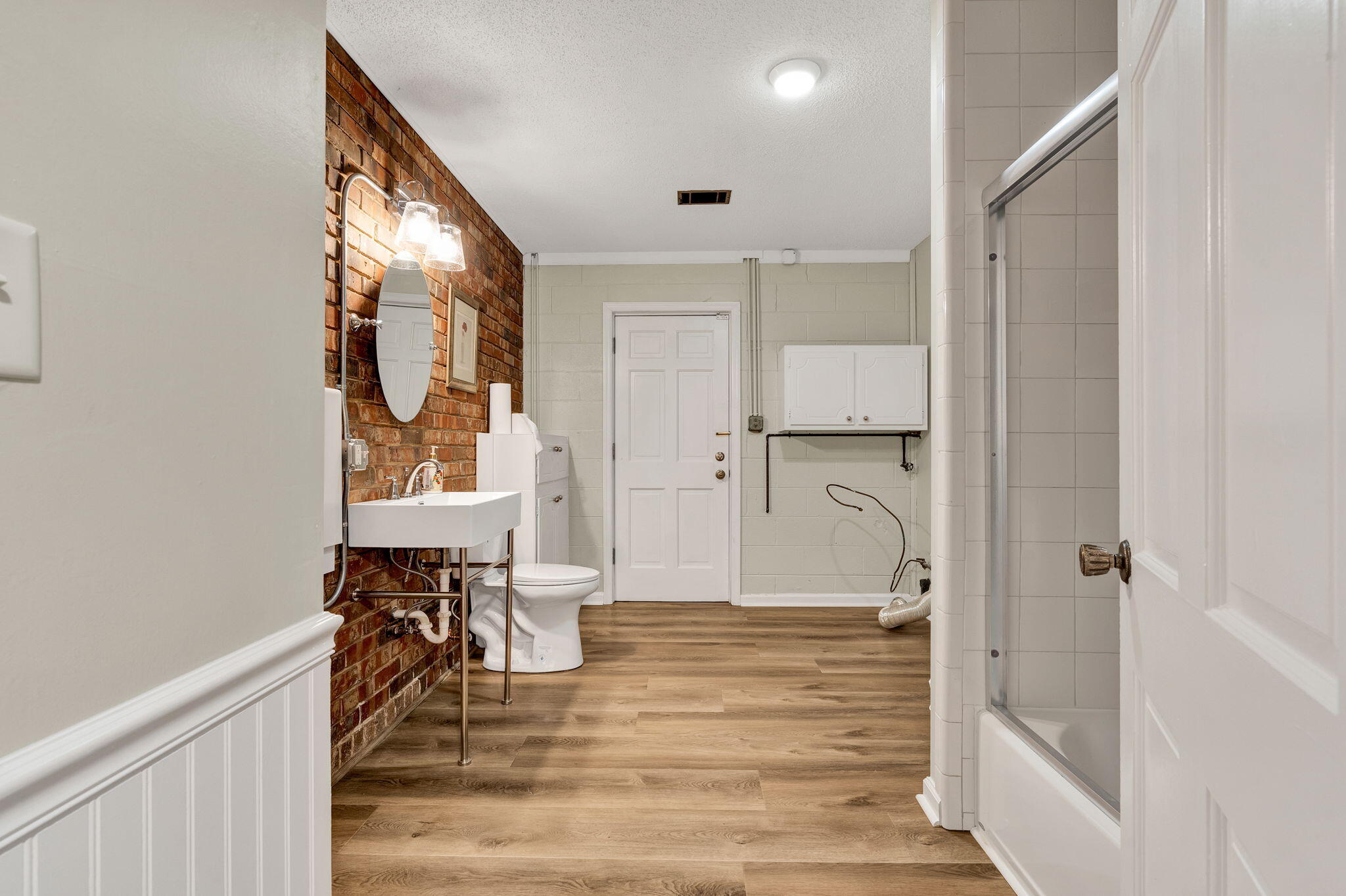 7104 Moreview Road
