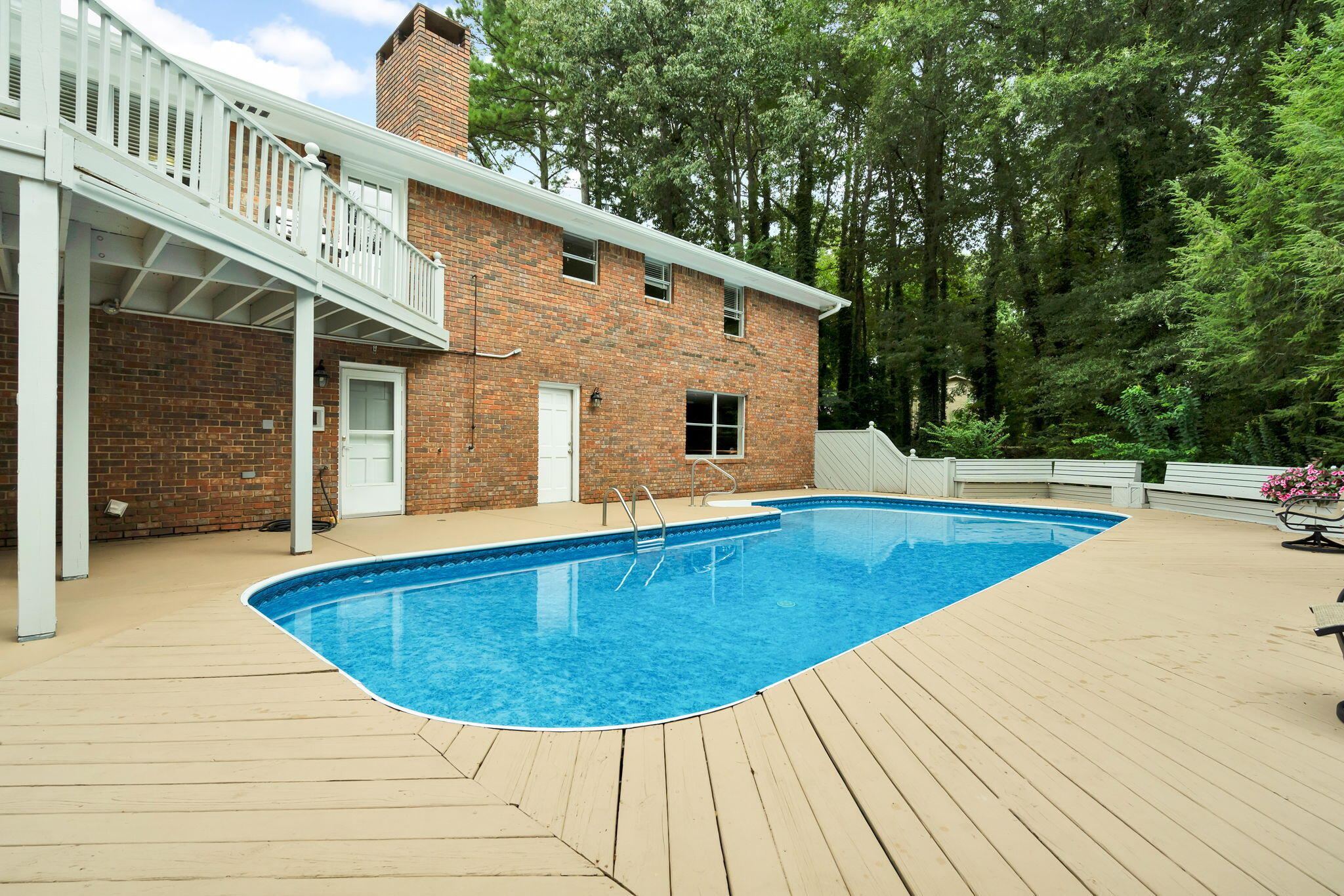 7104 Moreview Road
