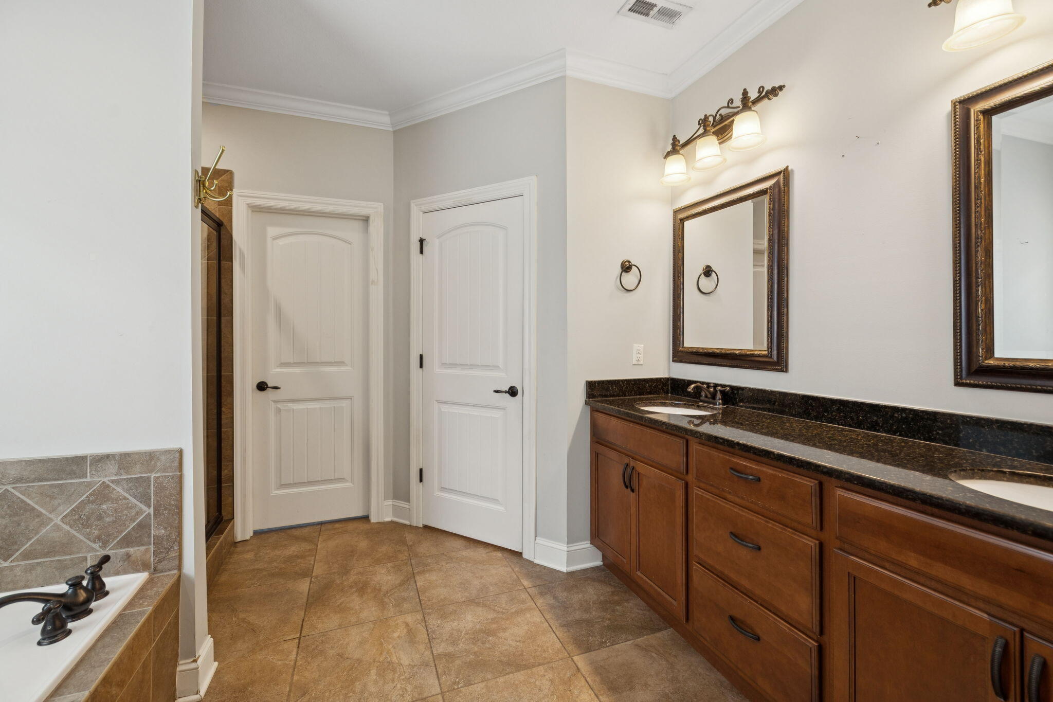 9507 Rookwood Circle