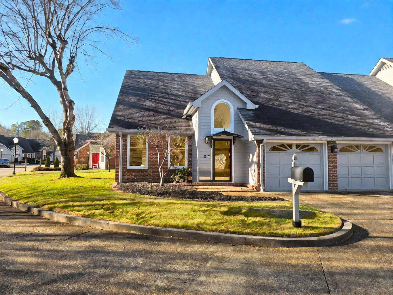 15 Acorn Lane NE