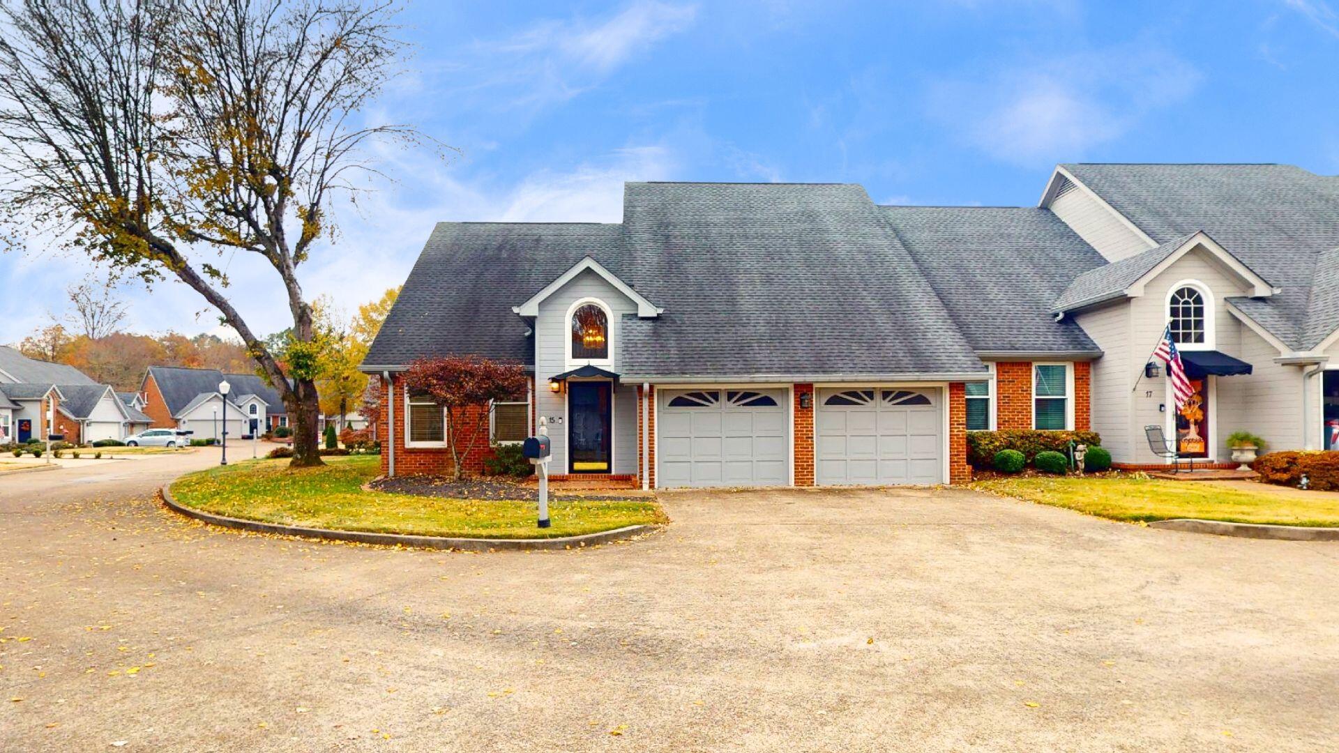 15 Acorn Lane NE