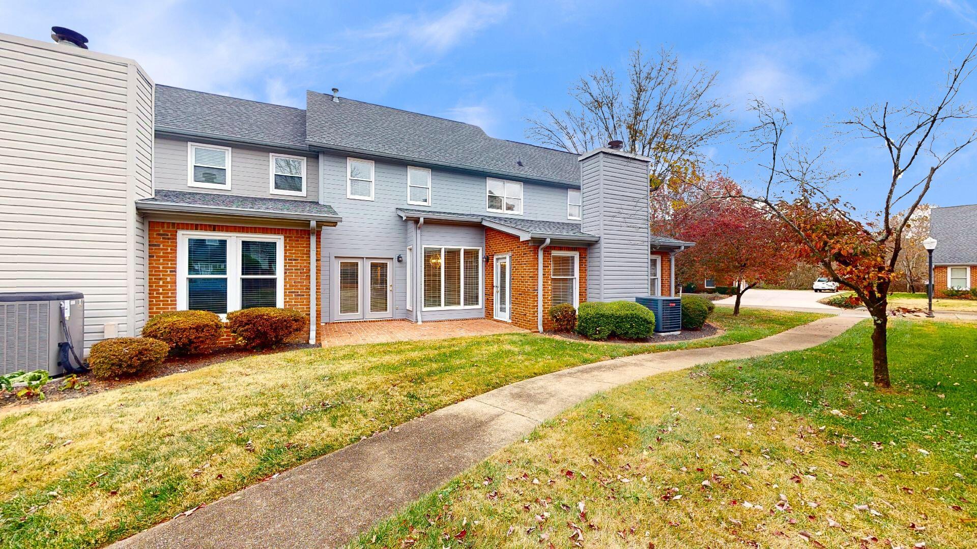 15 Acorn Lane NE