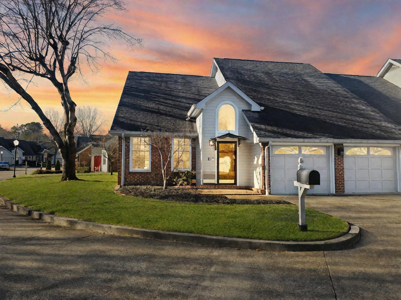 15 Acorn Lane NE