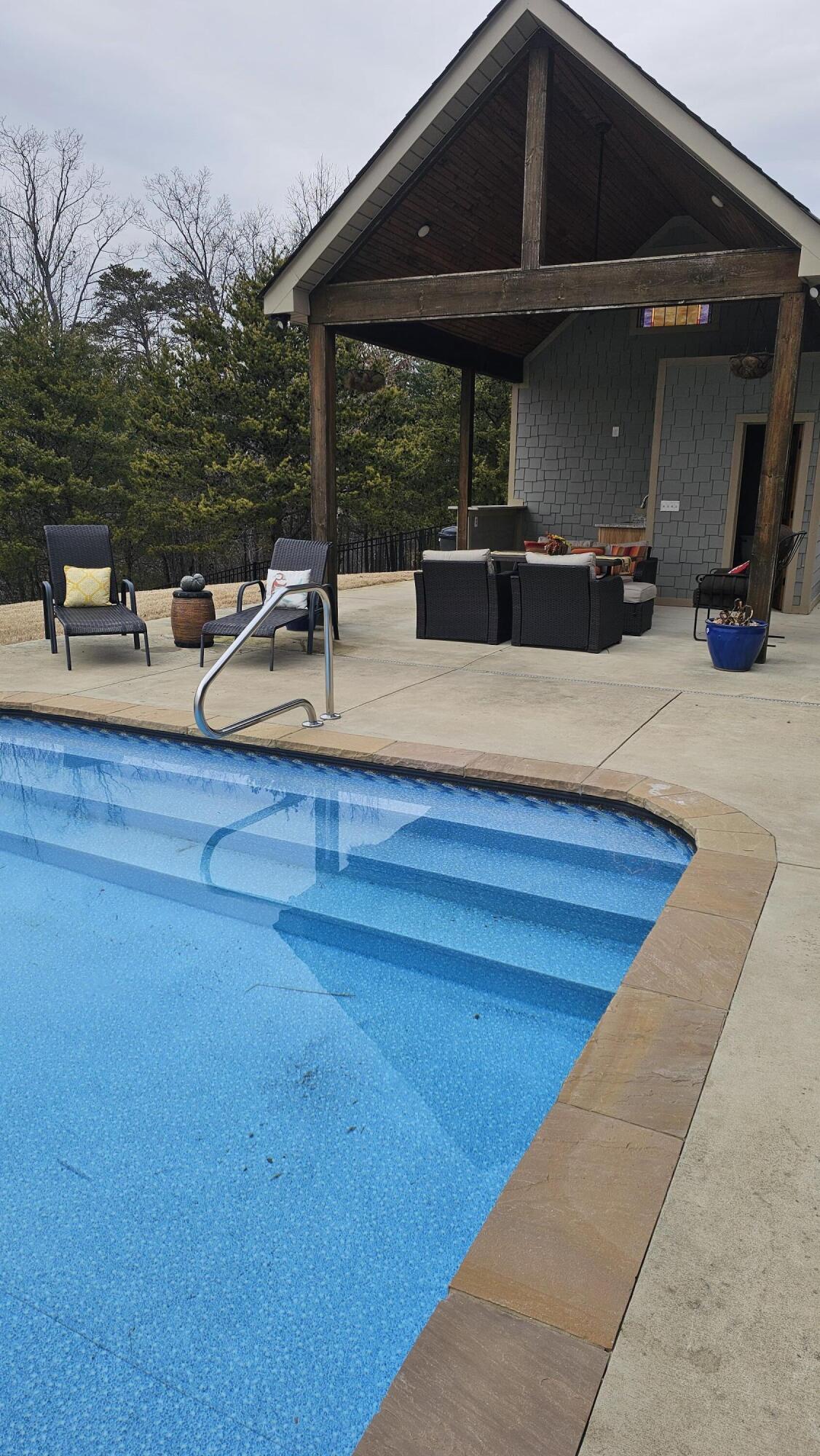 2111 Volunteer Drive SW