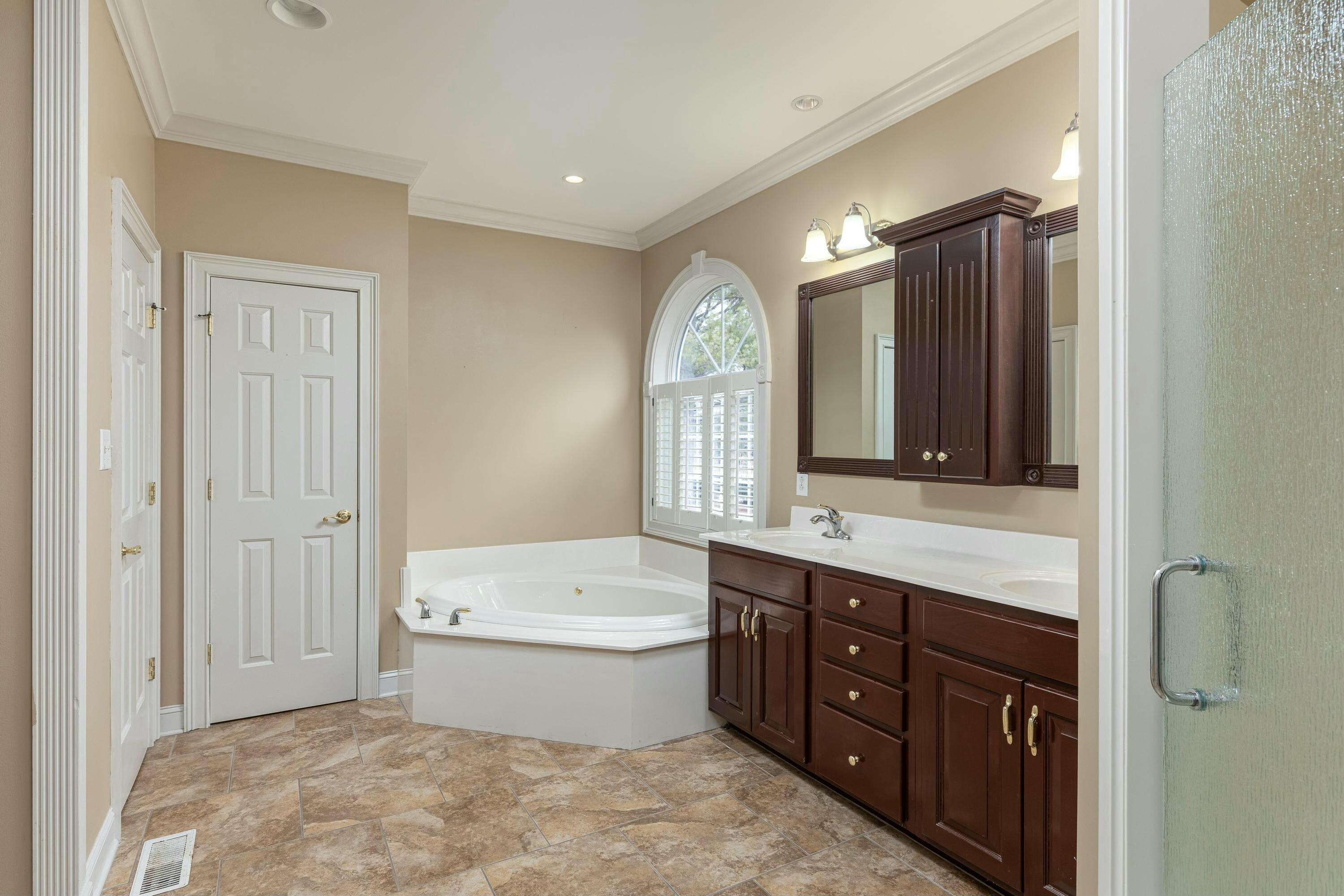 3415 Willow Oak Circle NW