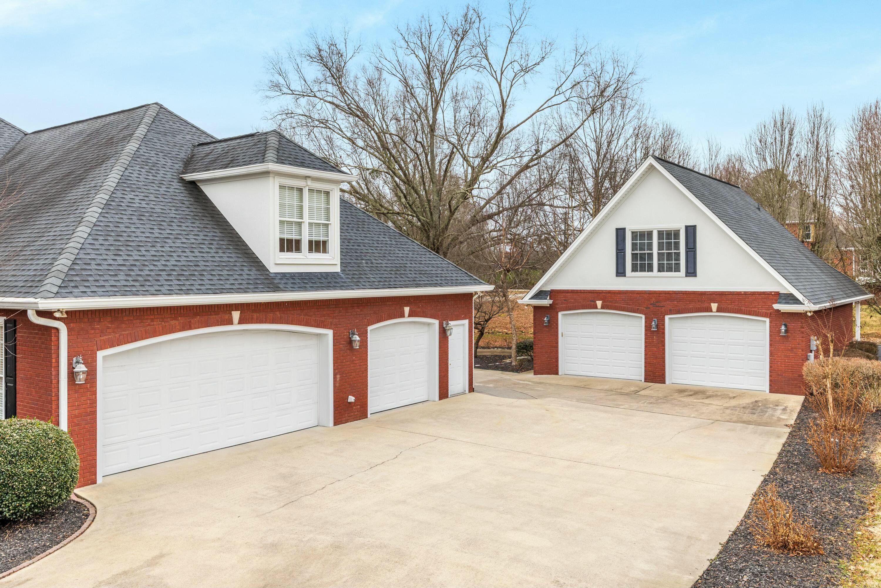 3415 Willow Oak Circle NW