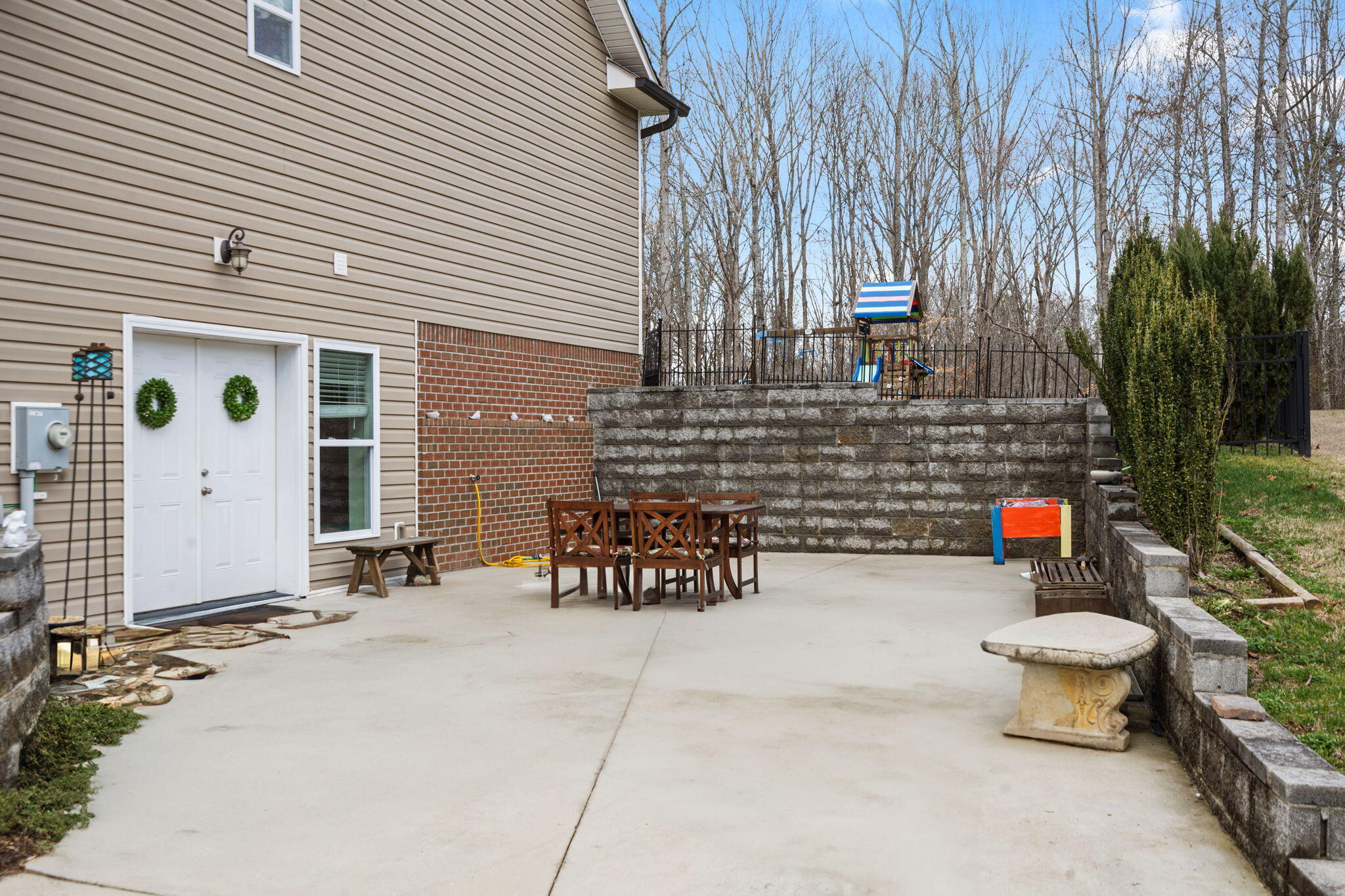 685 York Road NE