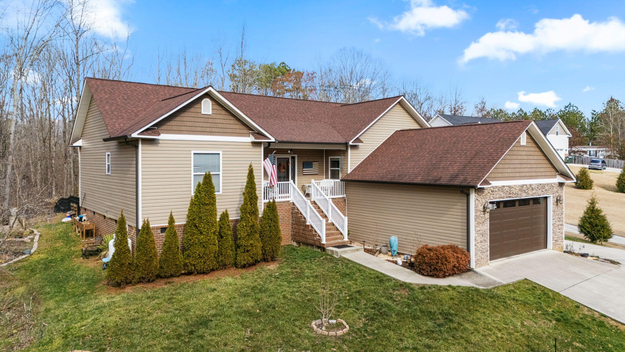 685 York Road NE