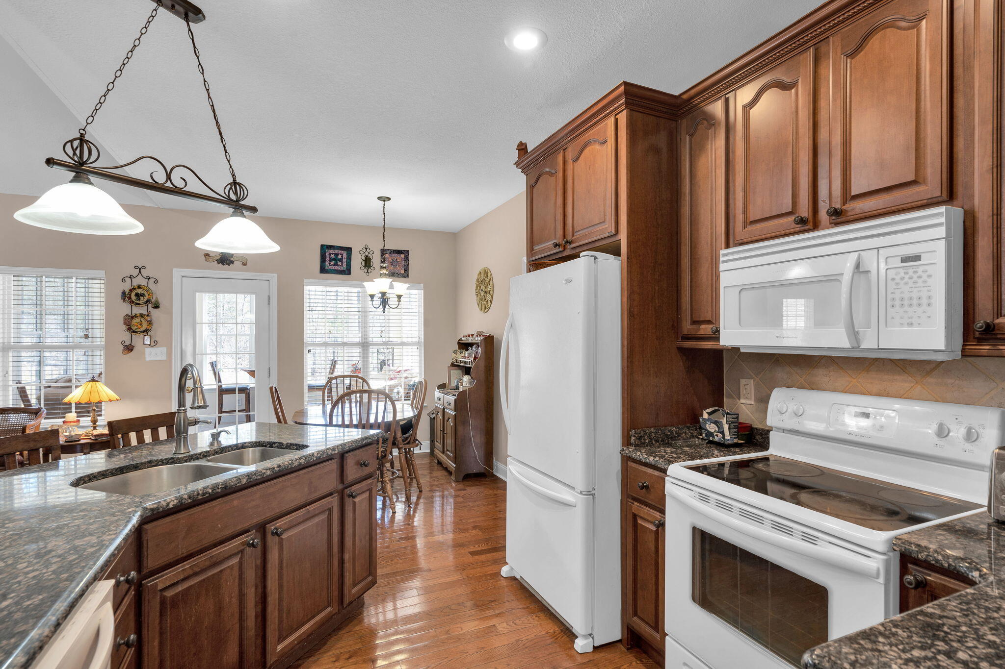 212 Brook Hollow Drive SE