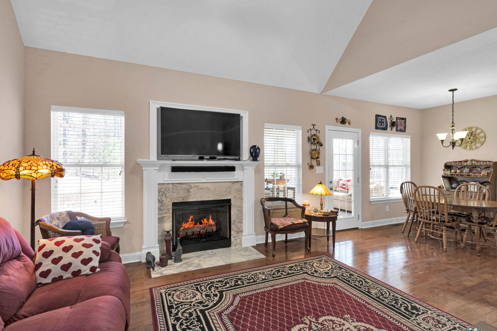 212 Brook Hollow Drive SE