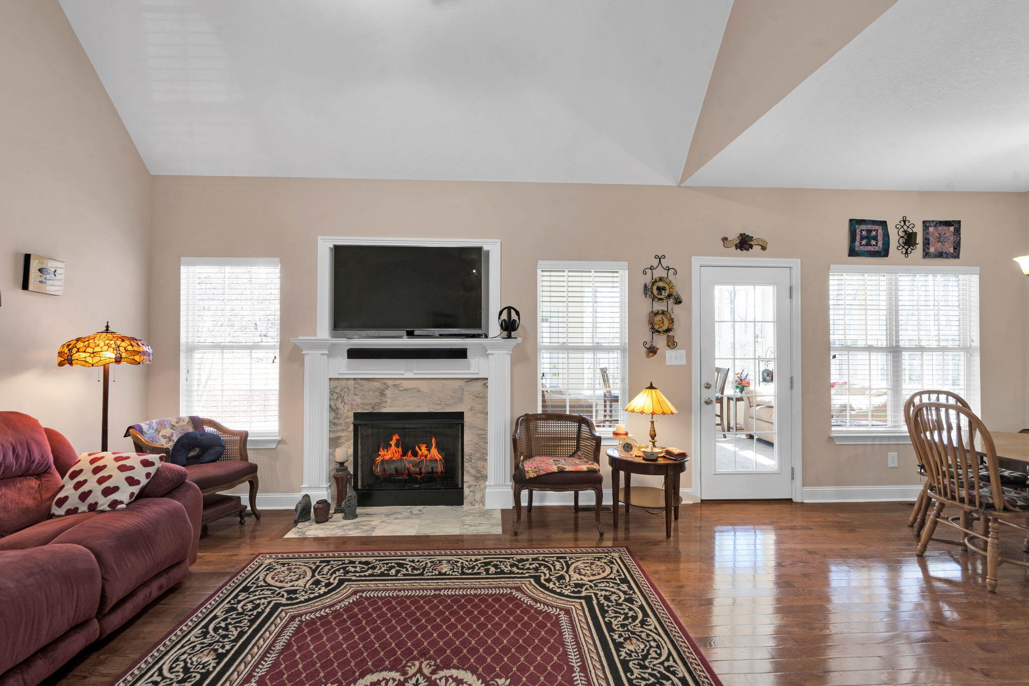 212 Brook Hollow Drive SE
