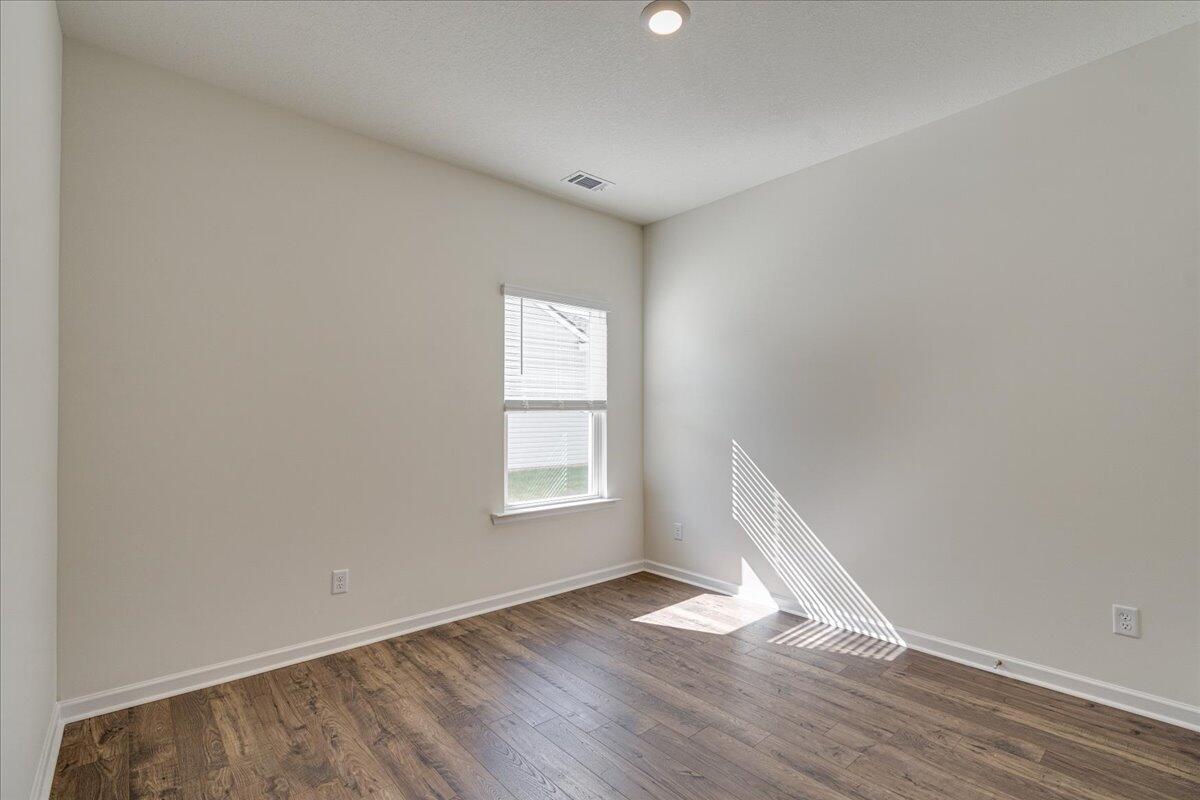 3221 Rolling Meadow Way NE