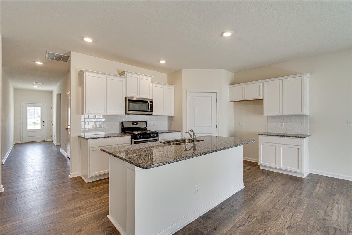 3221 Rolling Meadow Way NE