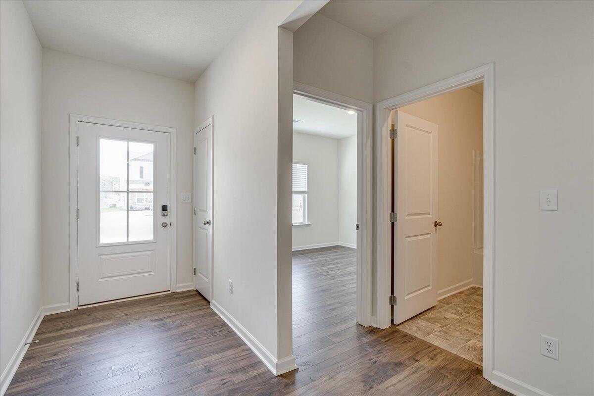 3221 Rolling Meadow Way NE