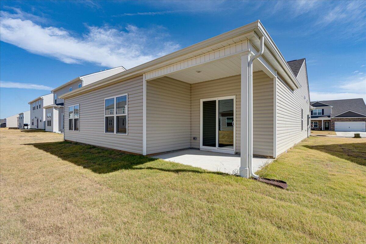 3221 Rolling Meadow Way NE