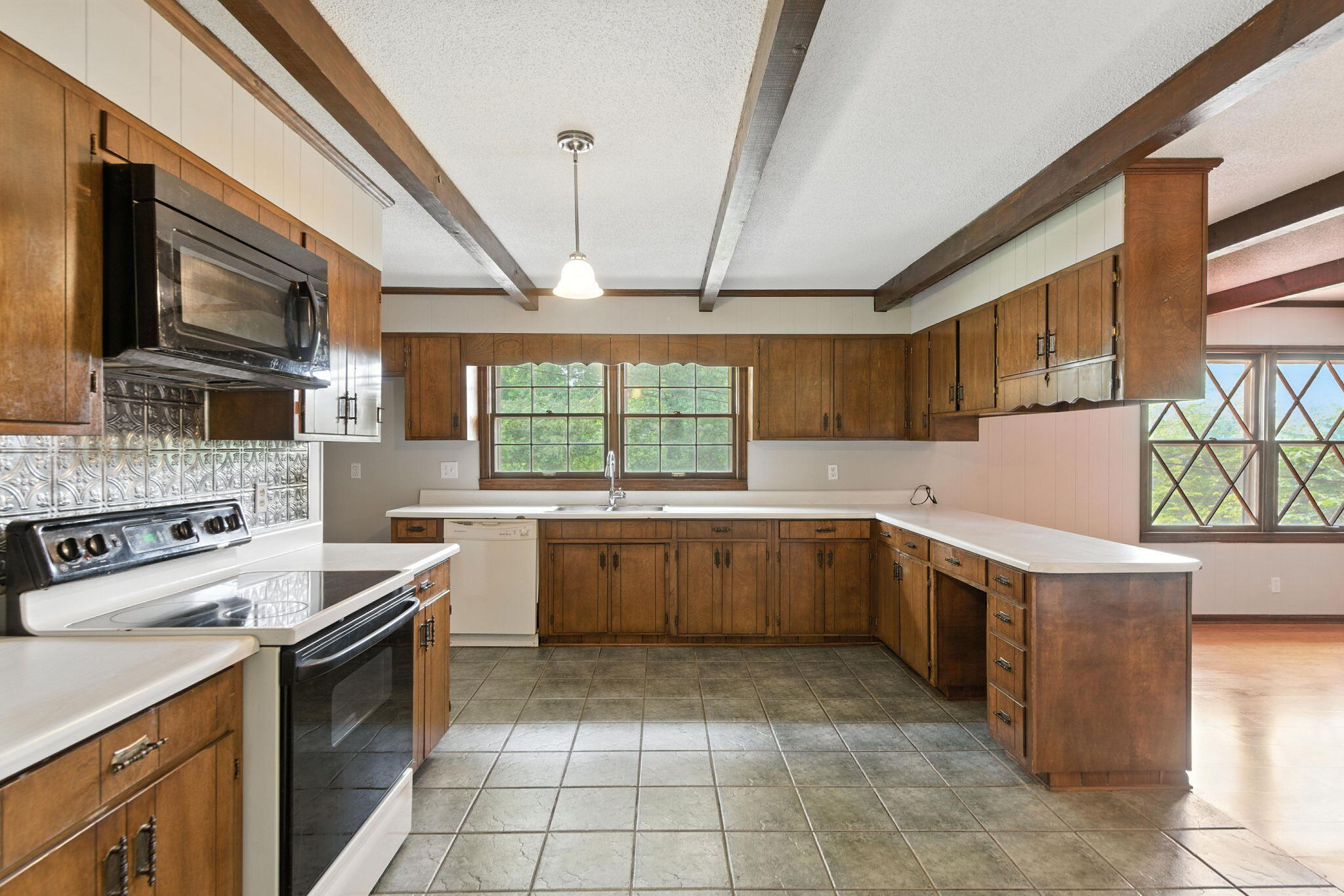 272 Hiwassee Road NW