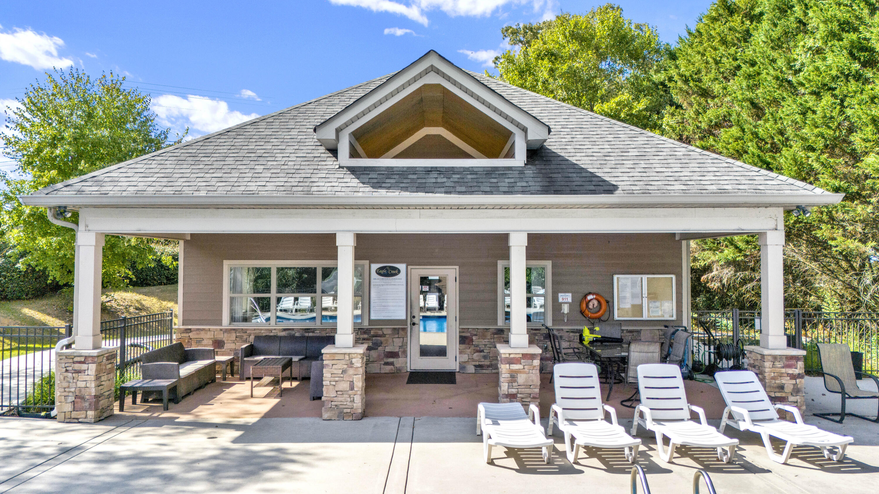 239 Eagle Creek Road NW