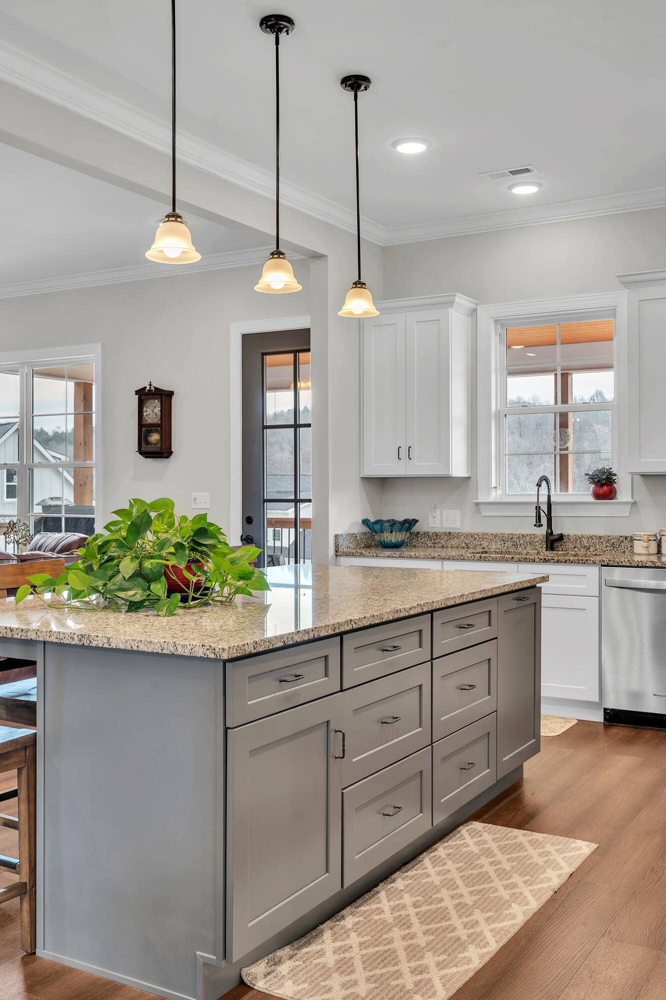 239 Eagle Creek Road NW