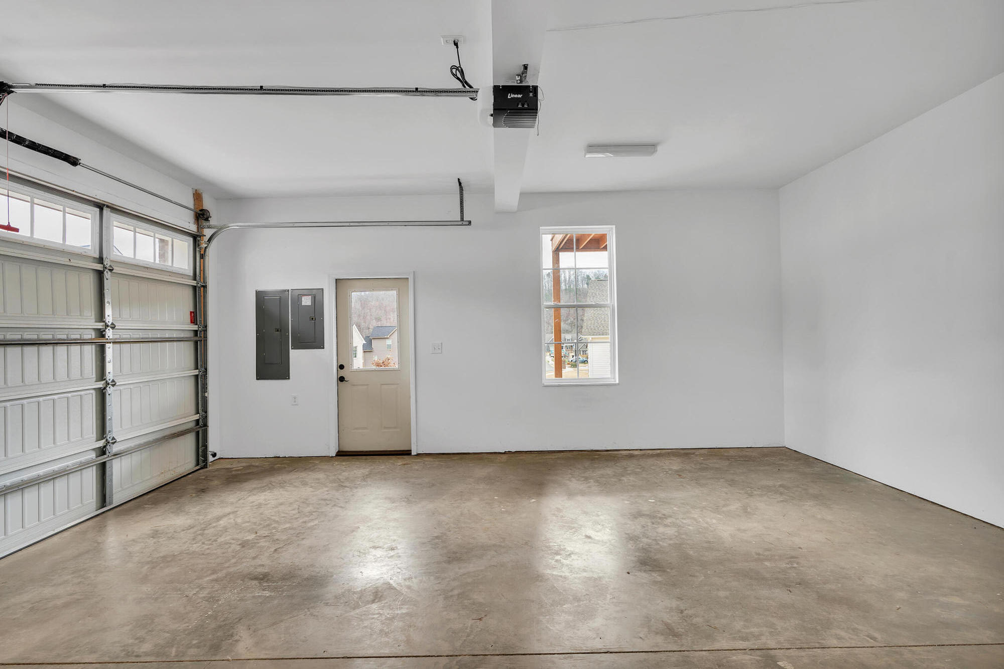 239 Eagle Creek Road NW
